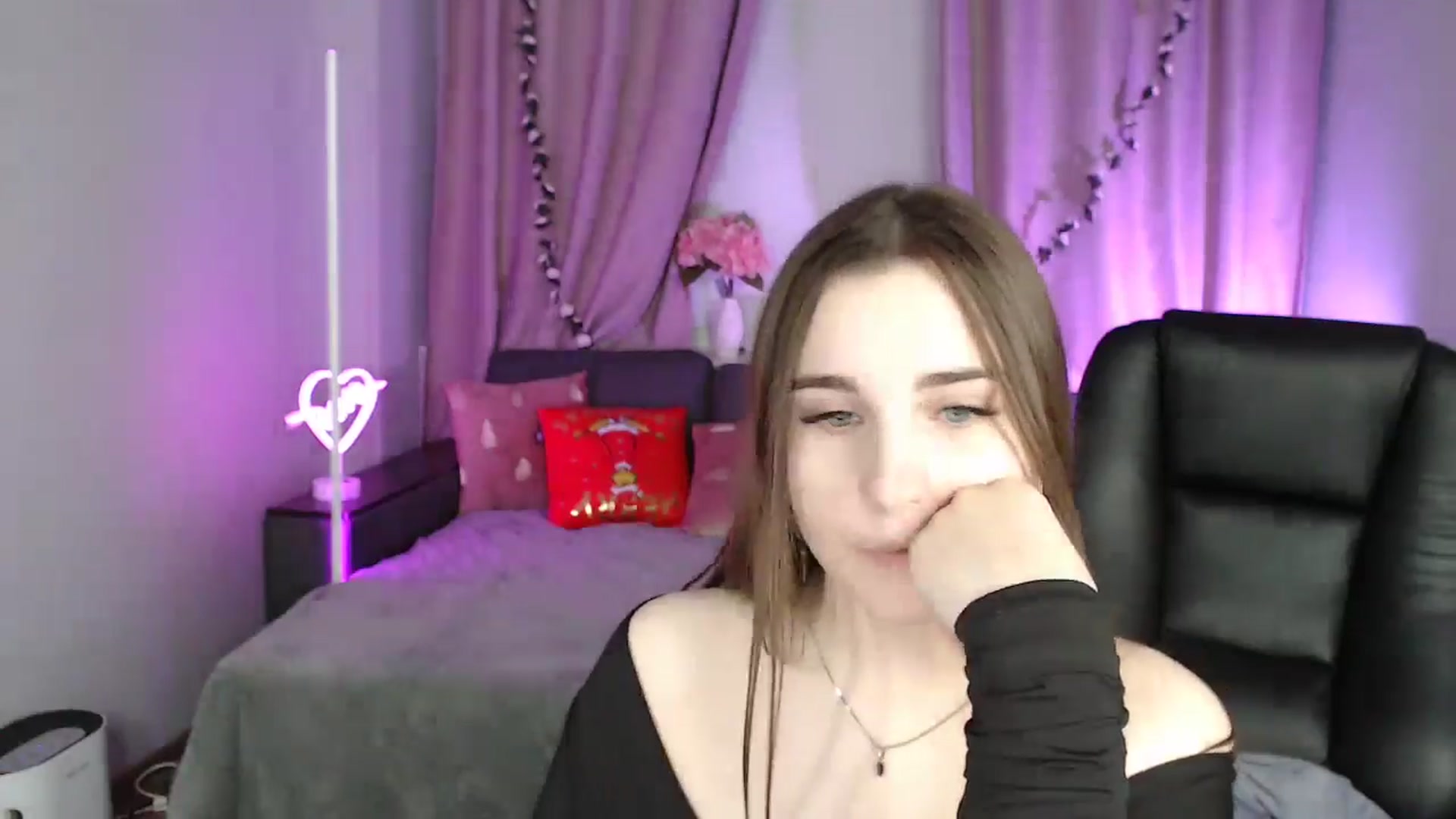 Gallery image thumbnail from LaneyGrey's myfreecams stream on, 01/26/2025, 14:49 image 13 of 20