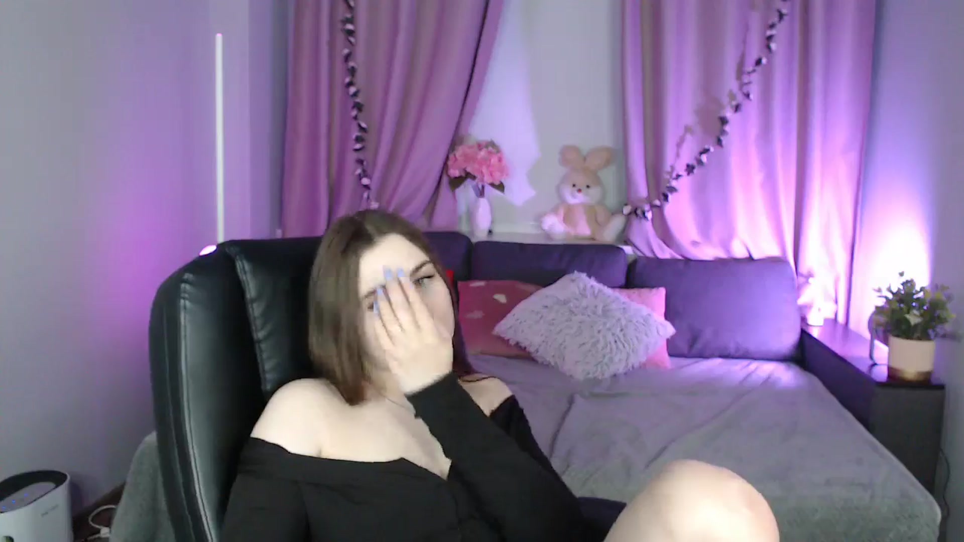 Gallery image thumbnail from LaneyGrey's myfreecams stream on, 01/26/2025, 14:49 image 14 of 20