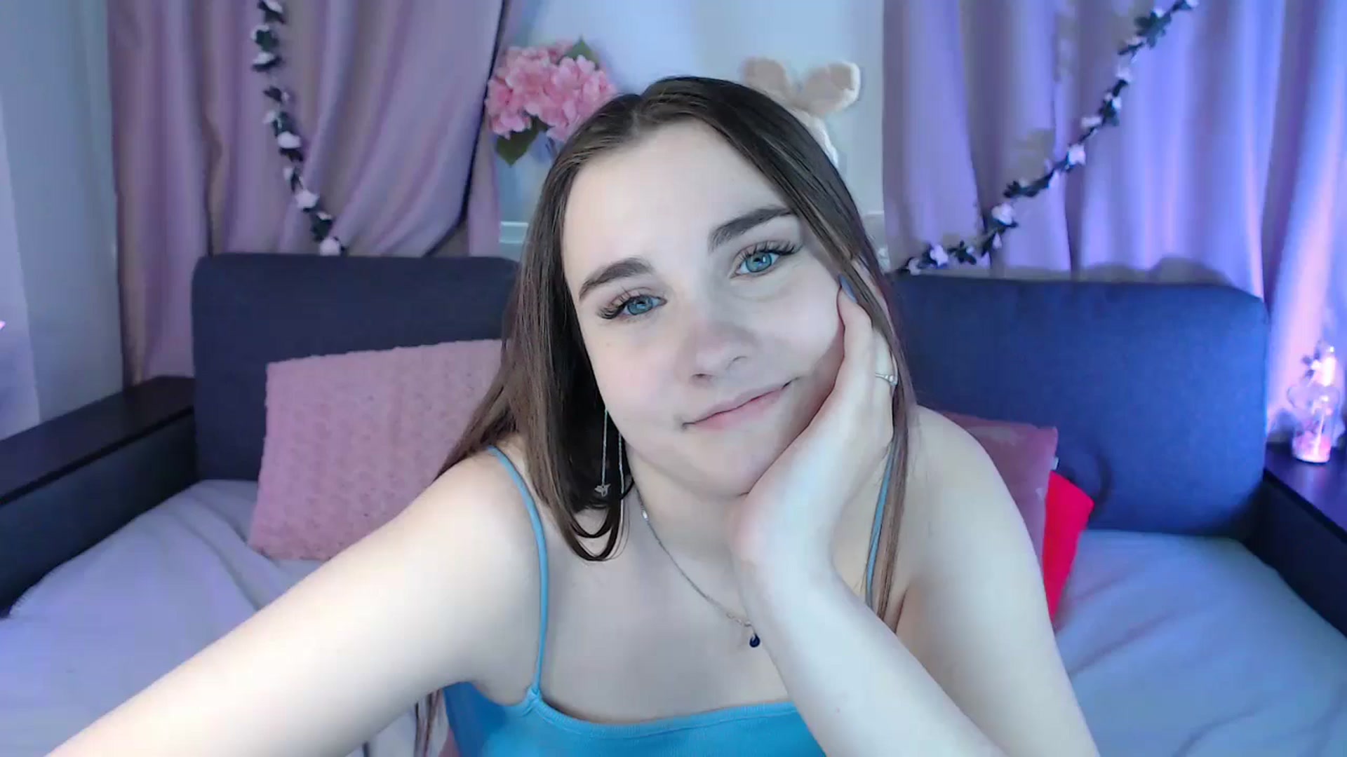 Gallery image thumbnail from LaneyGrey's myfreecams stream on, 02/02/2025, 12:45 image 4 of 20