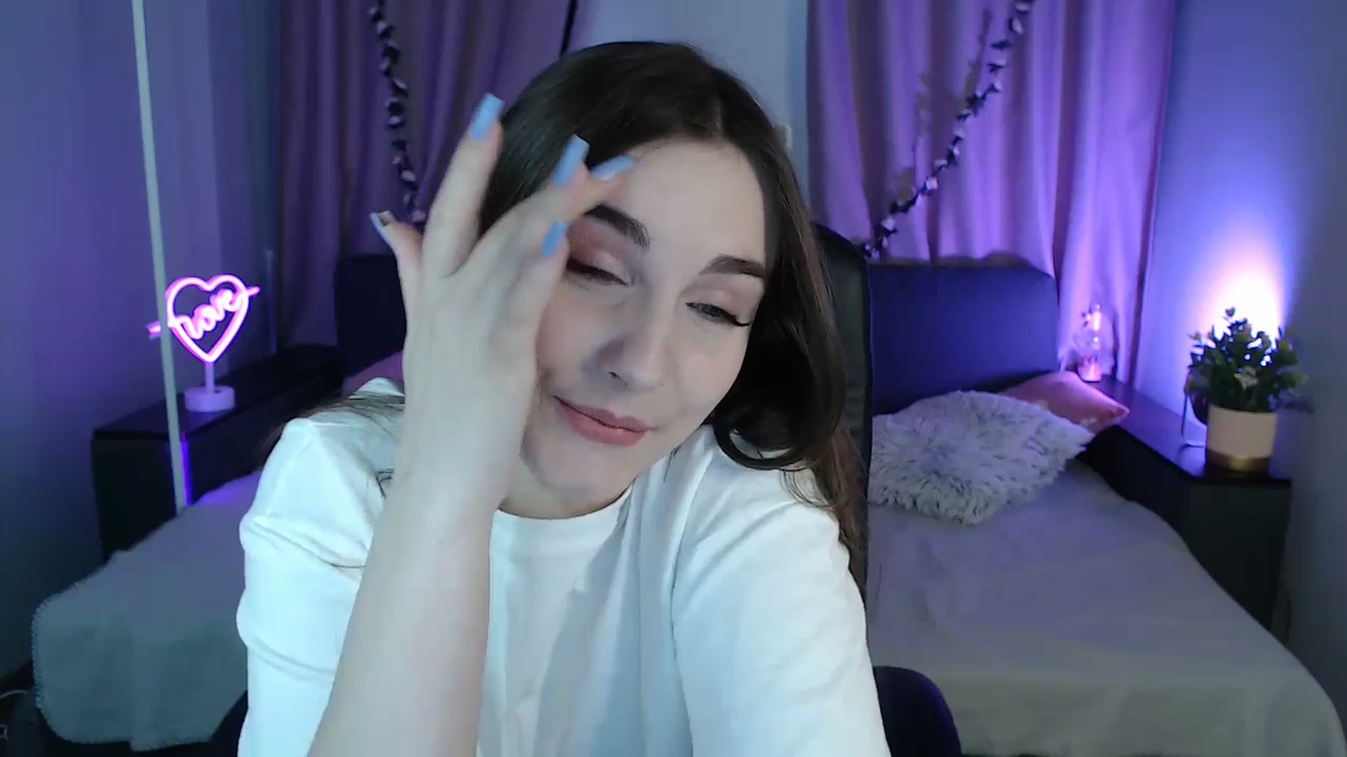 Gallery image thumbnail from LaneyGrey's myfreecams stream on, 02/03/2025, 10:00 image 8 of 20
