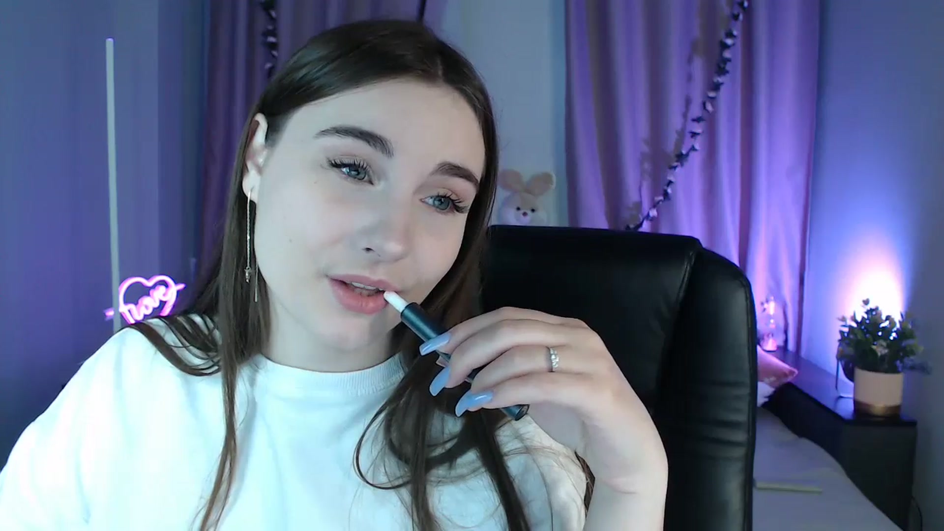 Gallery image thumbnail from LaneyGrey's myfreecams stream on, 02/03/2025, 10:00 image 2 of 20