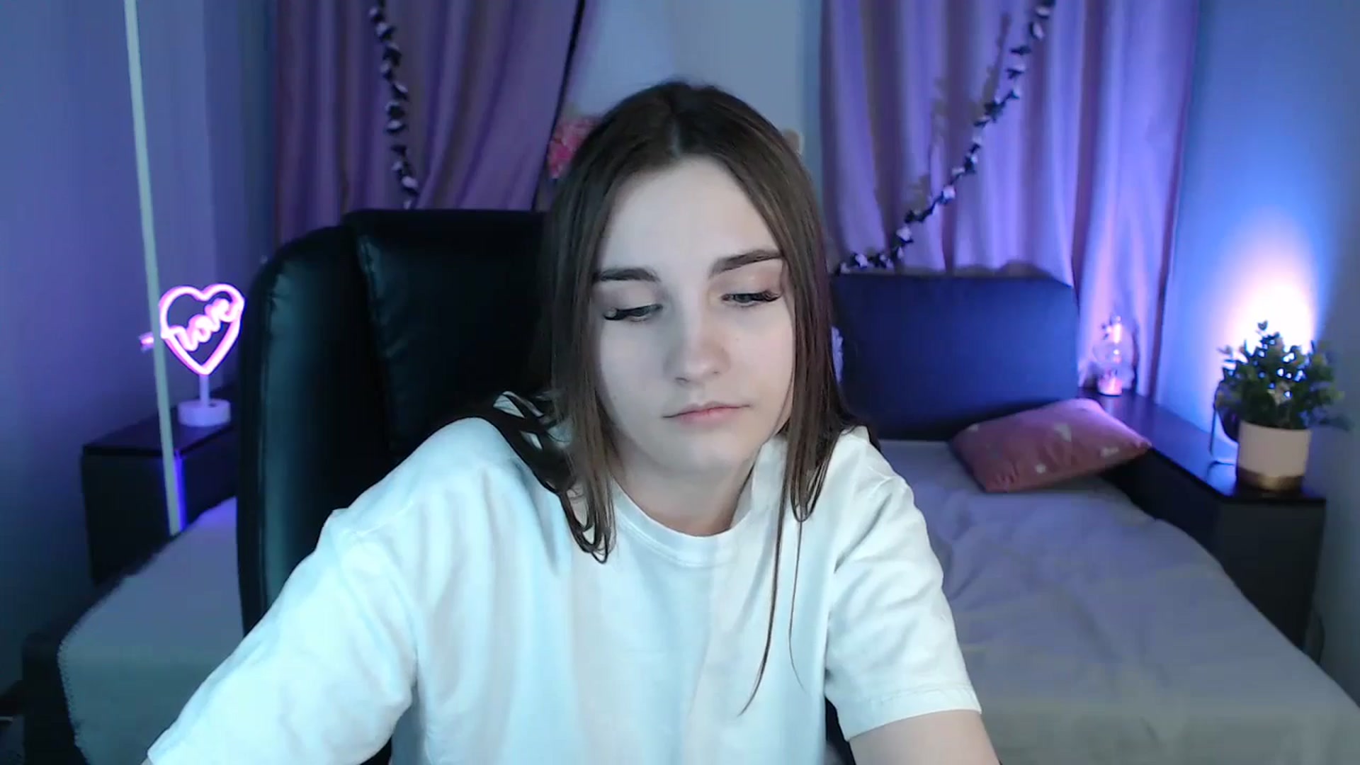 Gallery image thumbnail from LaneyGrey's myfreecams stream on, 02/03/2025, 13:13 image 16 of 20
