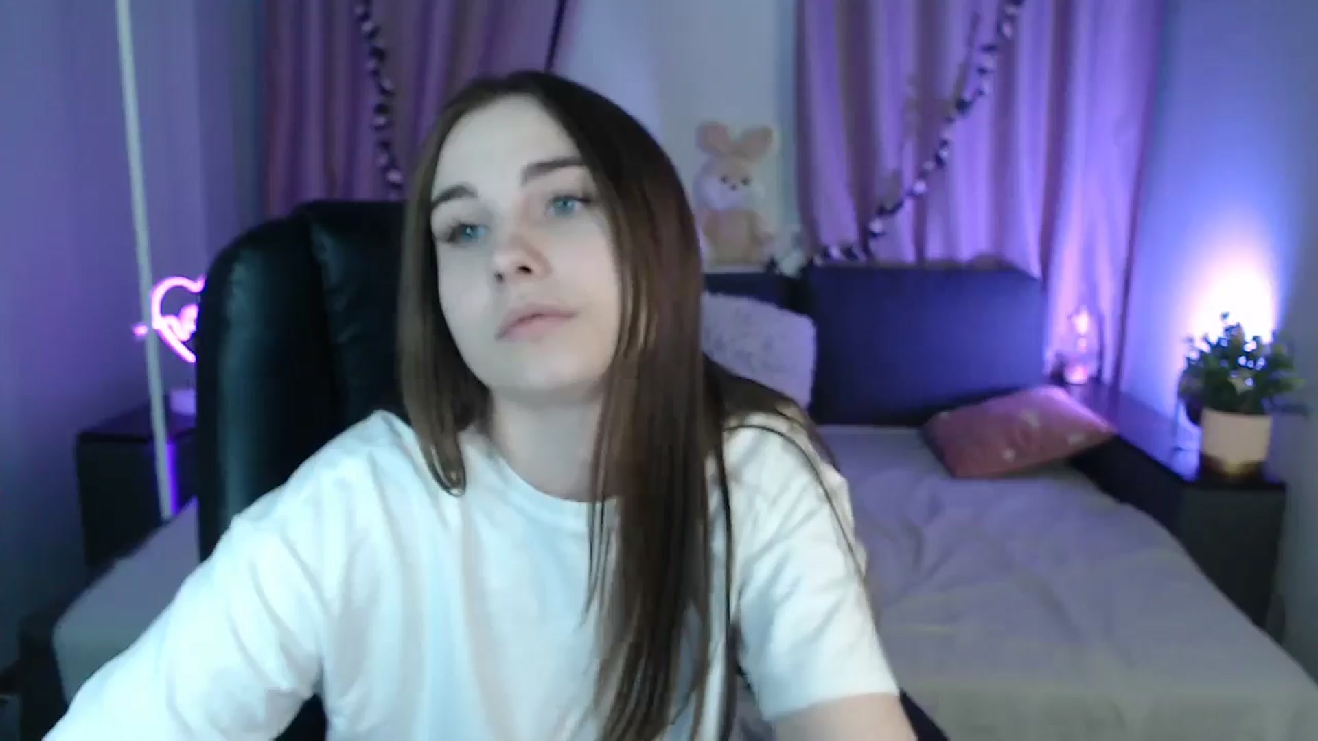 Gallery image thumbnail from LaneyGrey's myfreecams stream on, 02/03/2025, 13:13 image 11 of 20