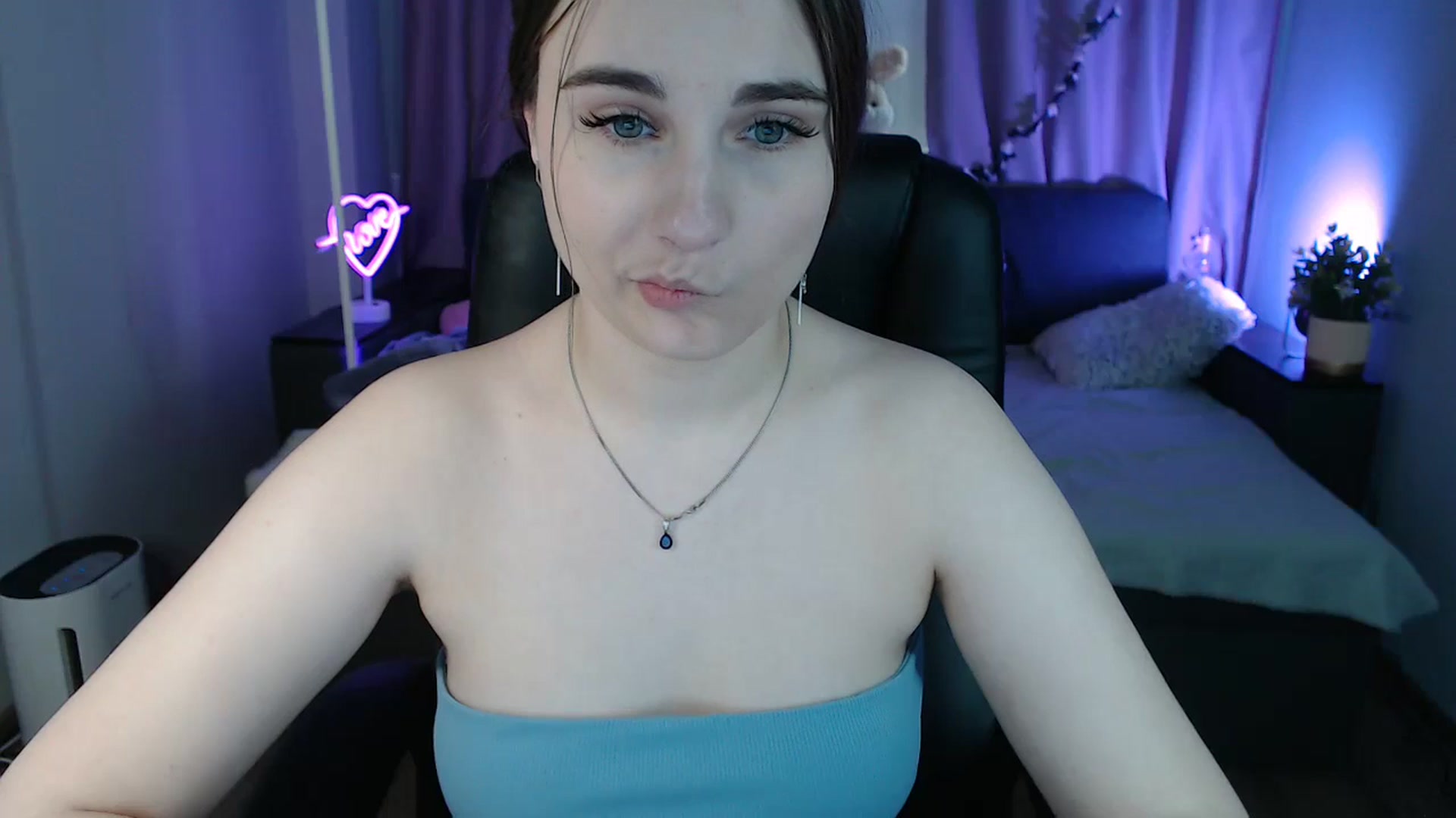 Gallery image thumbnail from LaneyGrey's myfreecams stream on, 02/04/2025, 11:50 image 12 of 20