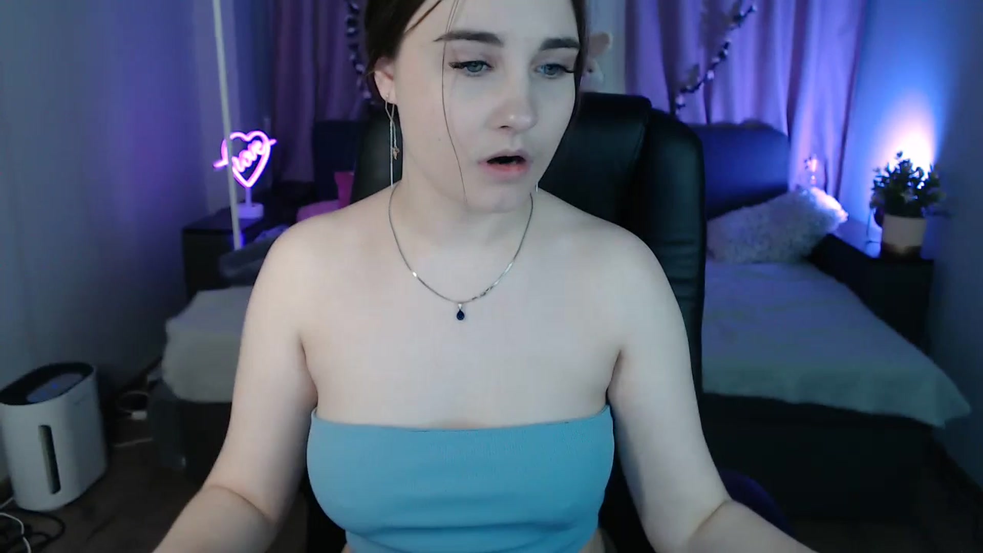 Gallery image thumbnail from LaneyGrey's myfreecams stream on, 02/04/2025, 12:09 image 17 of 20