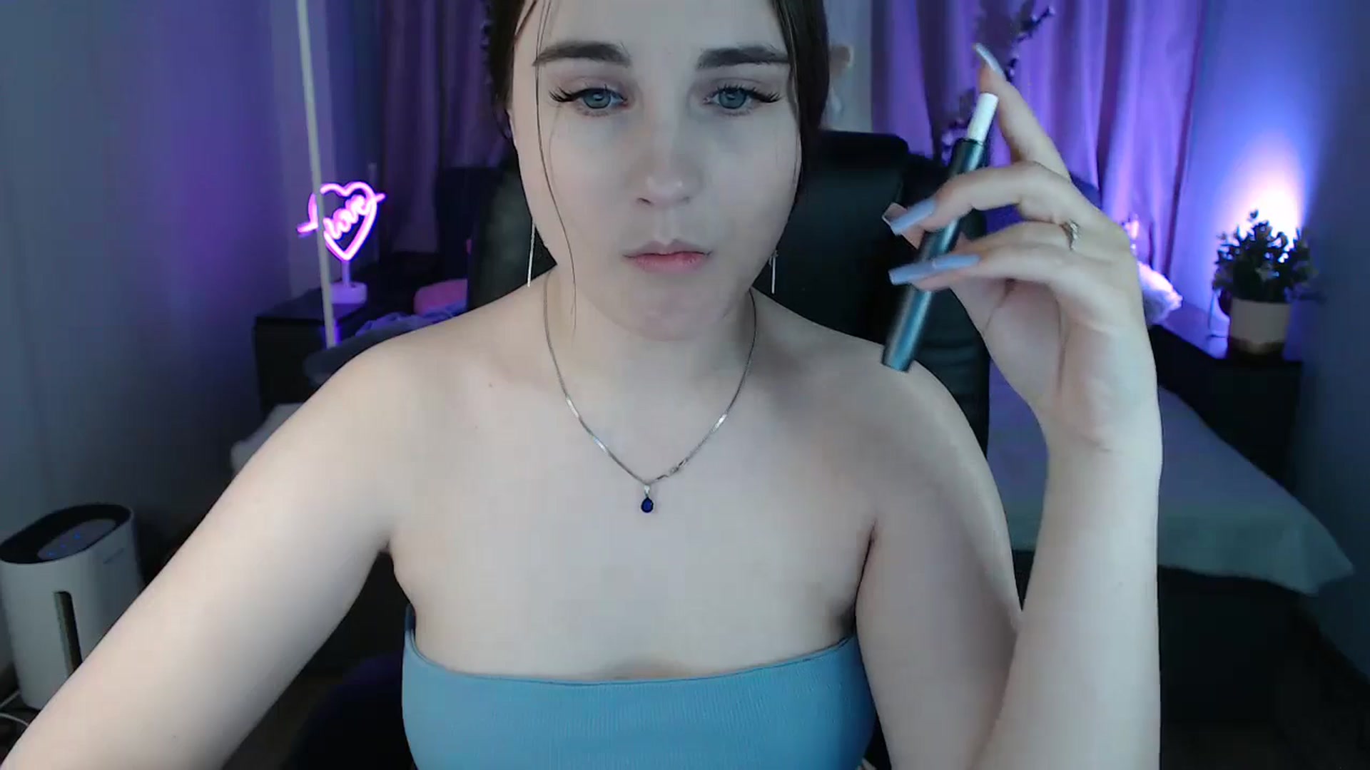 Gallery image thumbnail from LaneyGrey's myfreecams stream on, 02/04/2025, 12:09 image 8 of 20