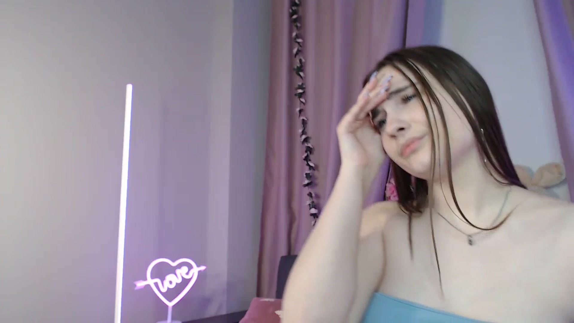Gallery image thumbnail from LaneyGrey's myfreecams stream on, 02/04/2025, 14:03 image 2 of 20