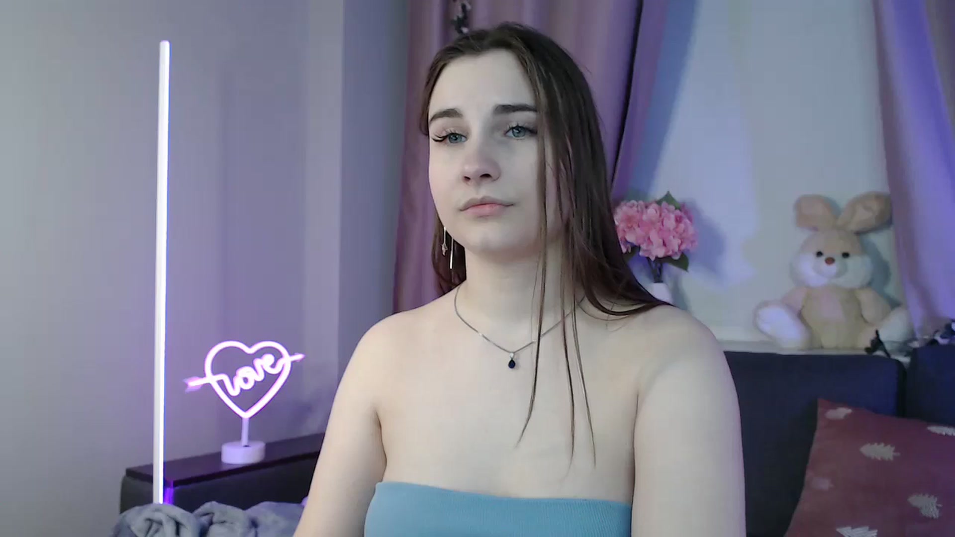 Gallery image thumbnail from LaneyGrey's myfreecams stream on, 02/04/2025, 14:50 image 14 of 20