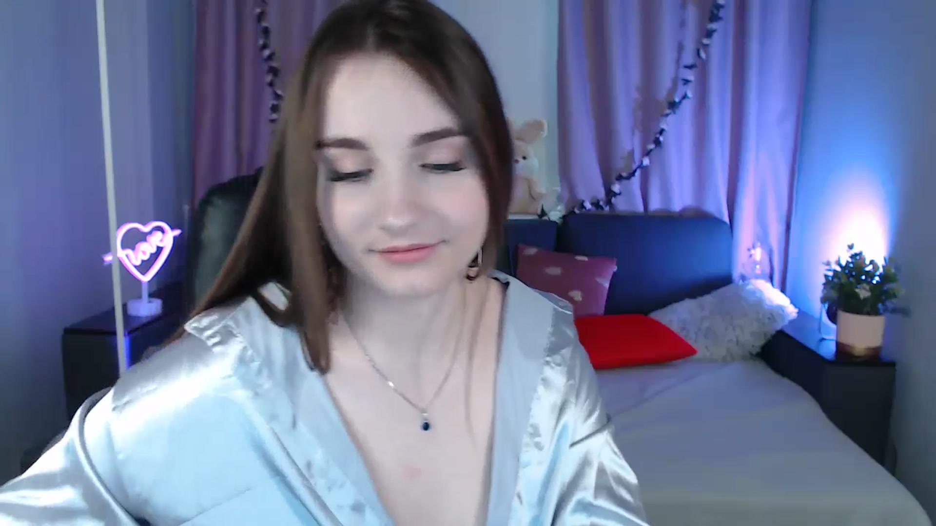 Gallery image thumbnail from LaneyGrey's myfreecams stream on, 02/05/2025, 10:10 image 2 of 20