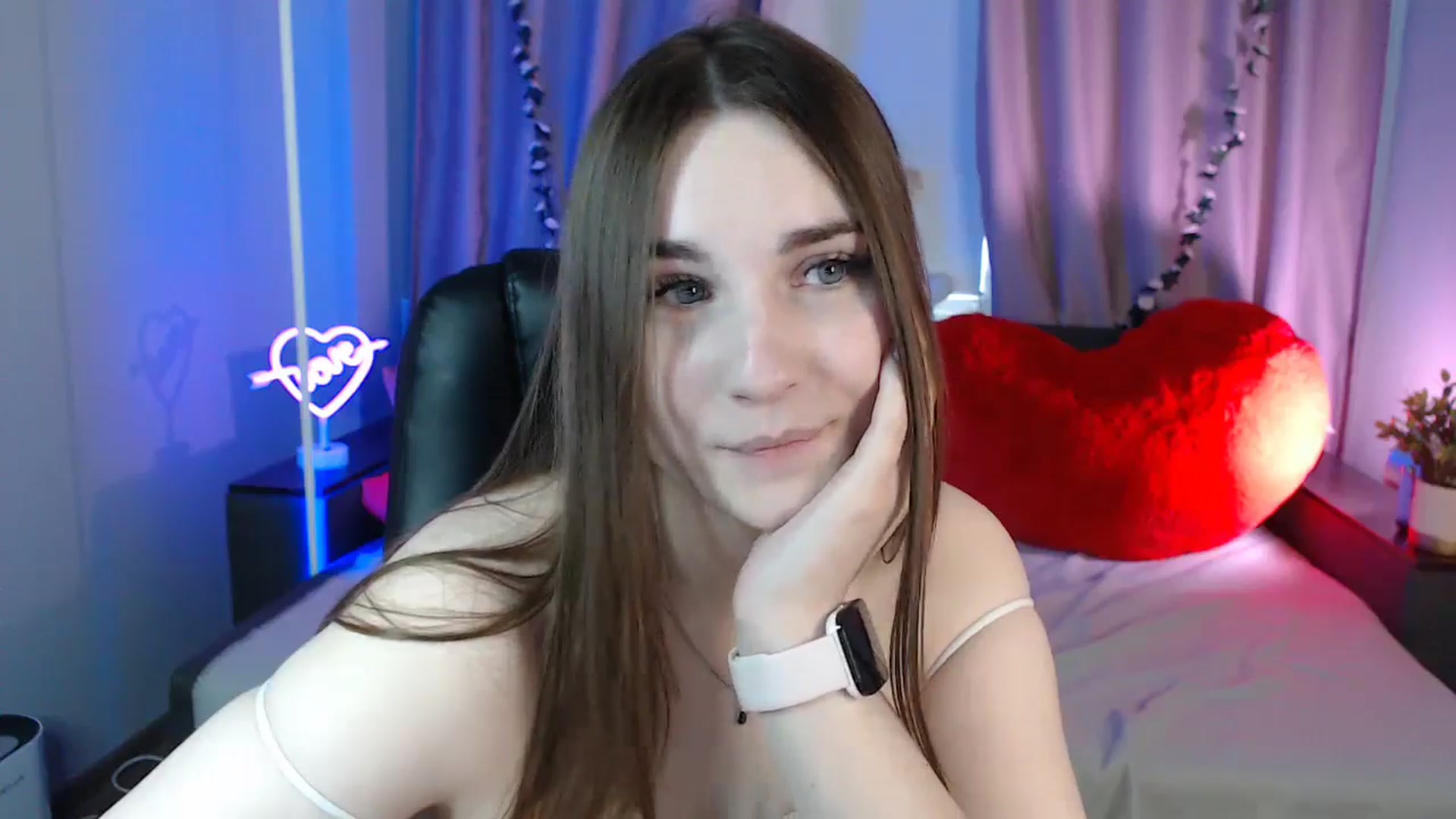 Gallery image thumbnail from LaneyGrey's myfreecams stream on, 02/17/2025, 11:09 image 7 of 20