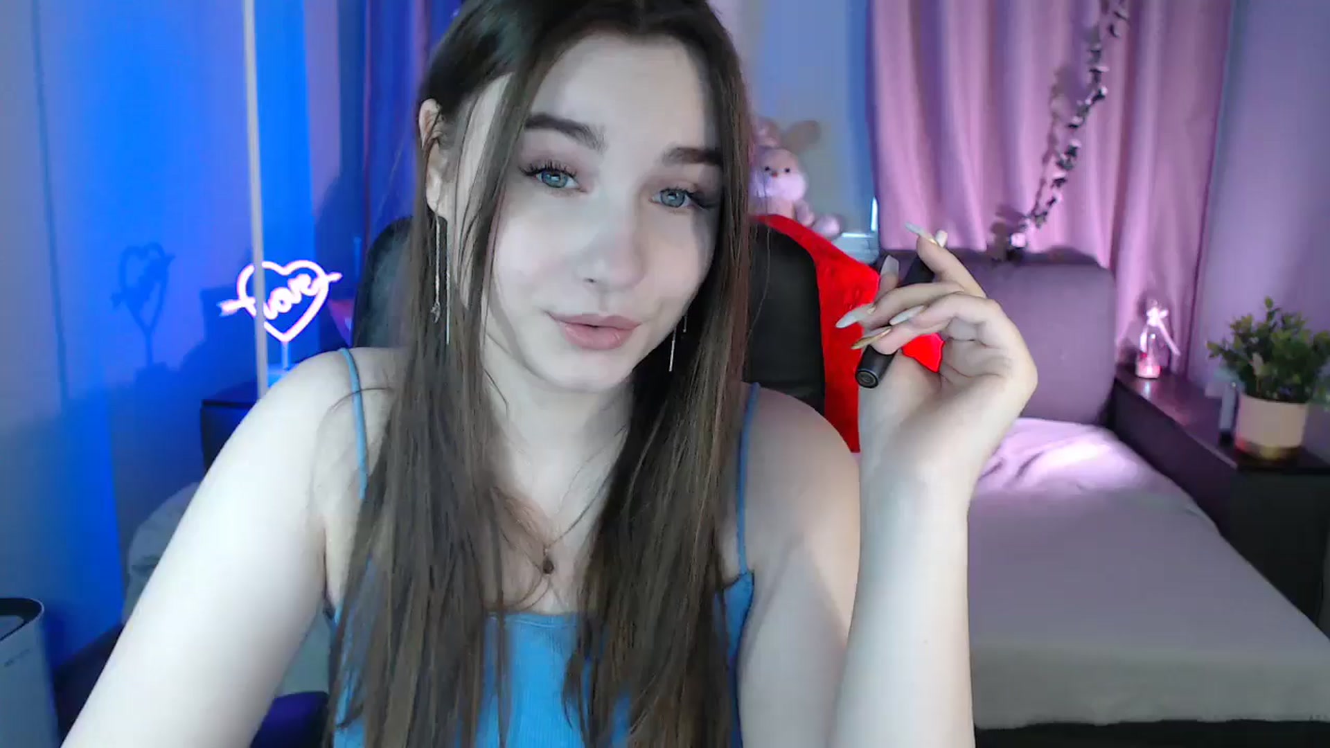 Gallery image thumbnail from LaneyGrey's myfreecams stream on, 02/25/2025, 09:27 image 7 of 20