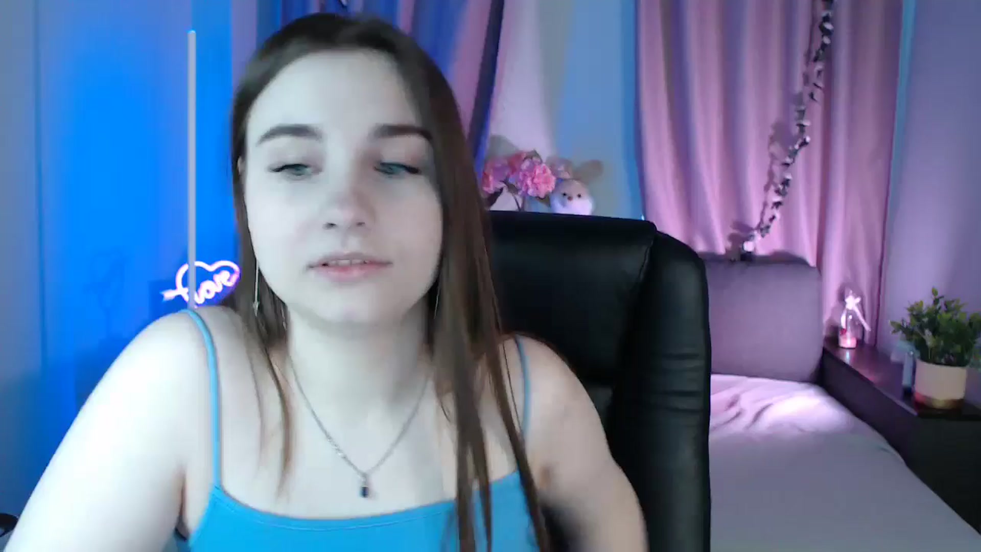 Gallery image thumbnail from LaneyGrey's myfreecams stream on, 02/25/2025, 09:27 image 1 of 20