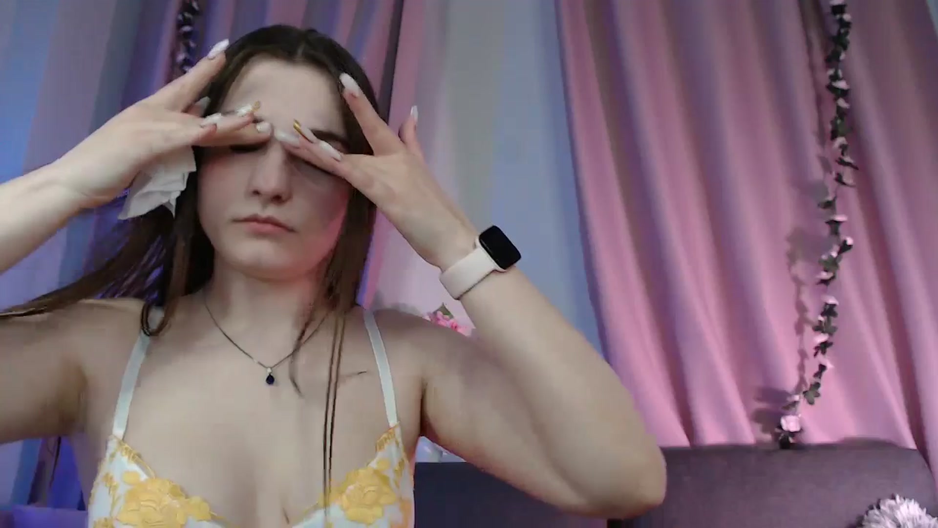 Gallery image thumbnail from LaneyGrey's myfreecams stream on, 02/26/2025, 13:25 image 17 of 20