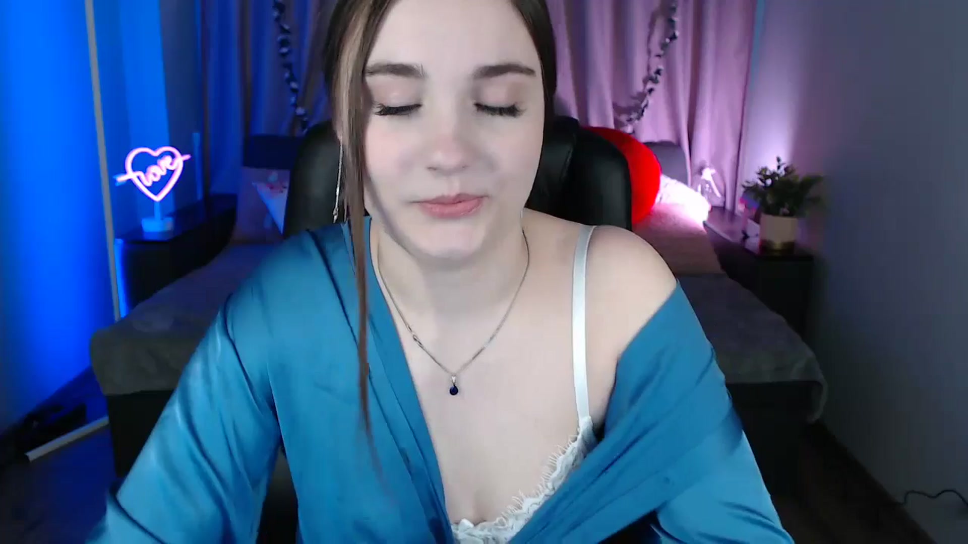 Gallery image thumbnail from LaneyGrey's myfreecams stream on, 02/28/2025, 10:36 image 8 of 20
