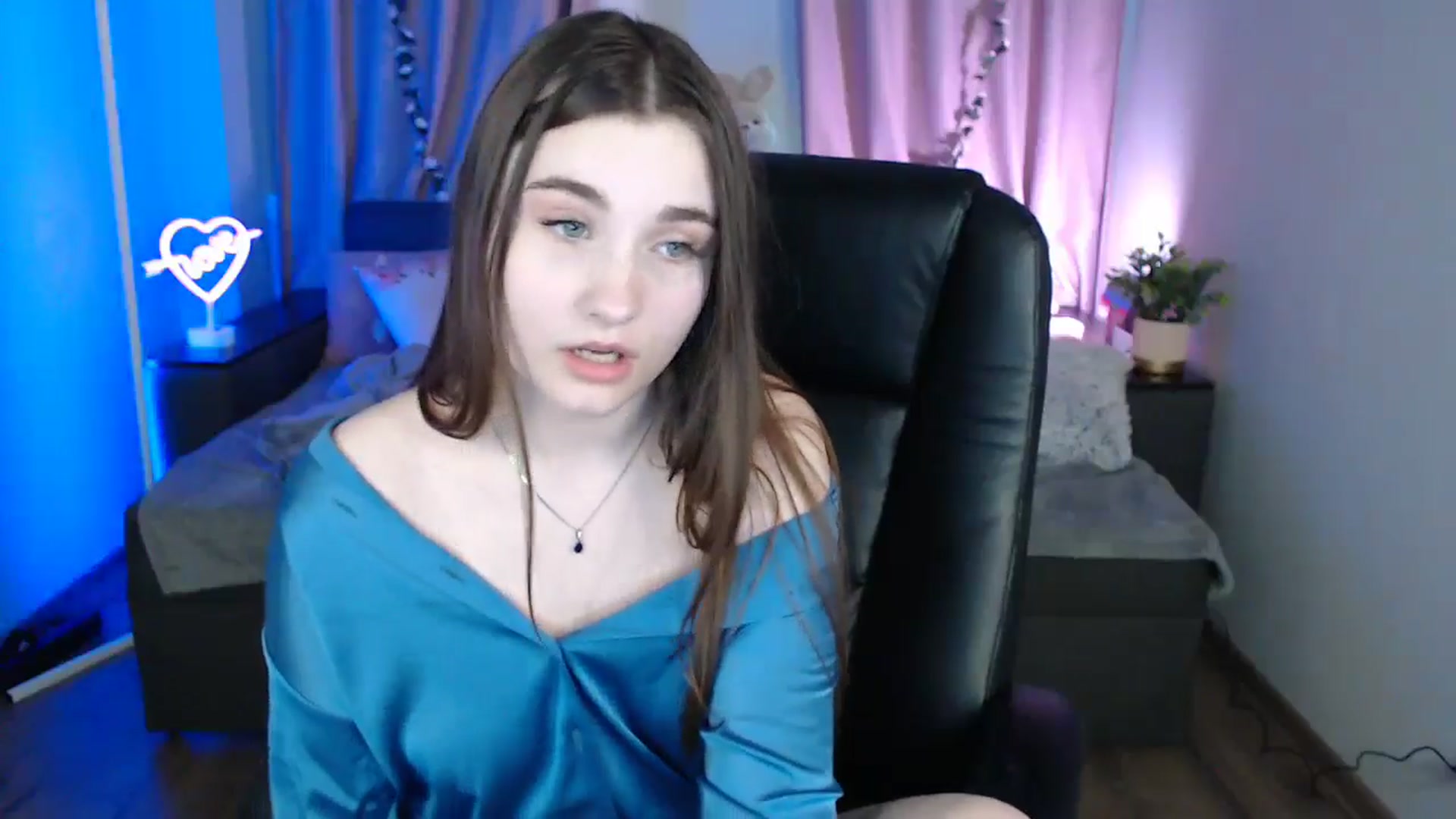 Gallery image thumbnail from LaneyGrey's myfreecams stream on, 02/28/2025, 12:41 image 12 of 20