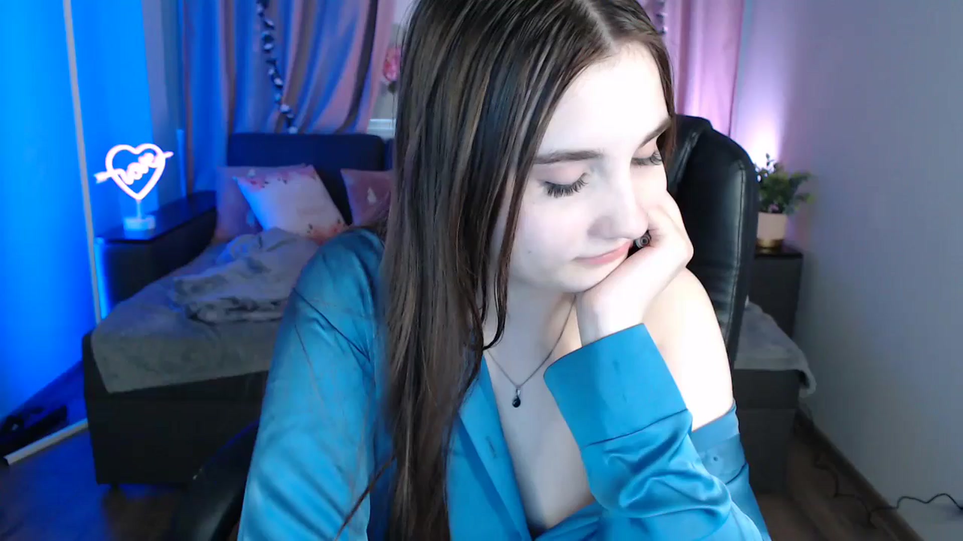Gallery image thumbnail from LaneyGrey's myfreecams stream on, 02/28/2025, 12:41 image 1 of 20
