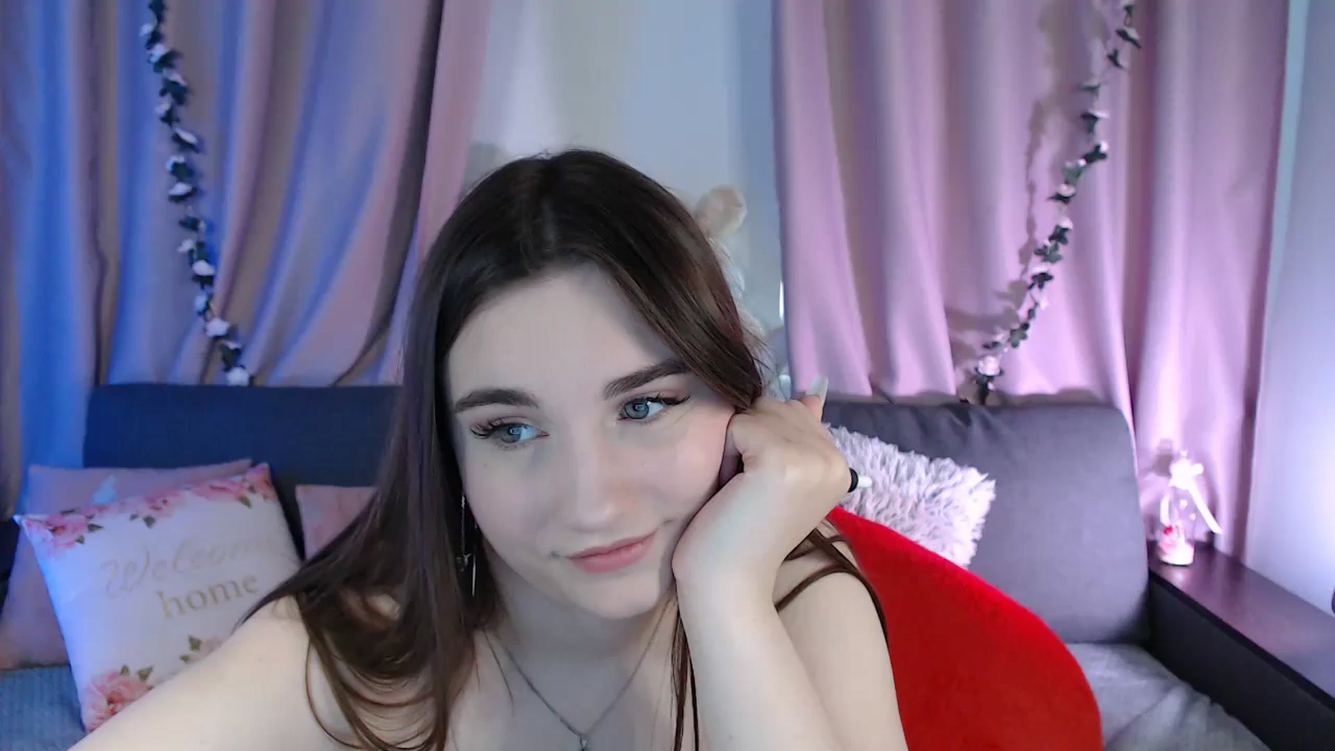 Gallery image thumbnail from LaneyGrey's myfreecams stream on, 03/01/2025, 10:27 image 17 of 20