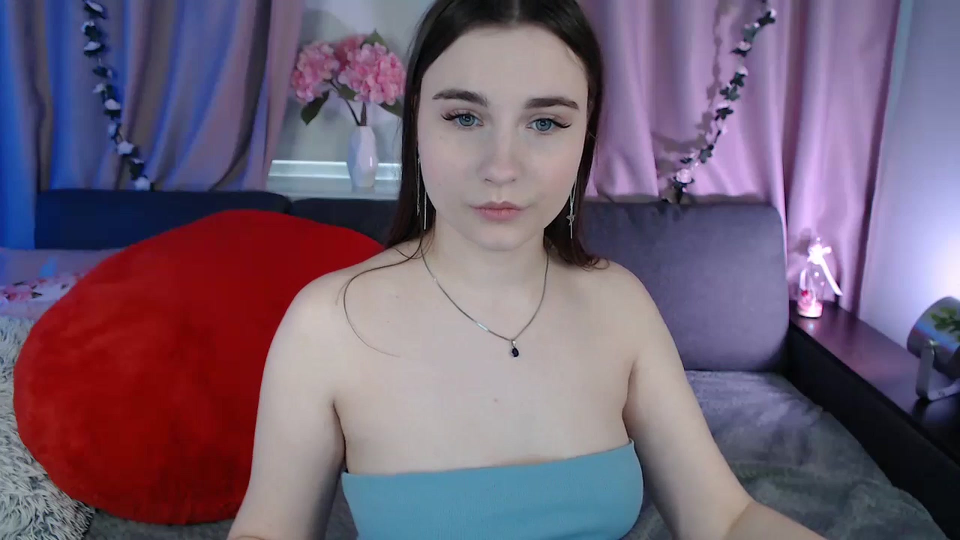 Gallery image thumbnail from LaneyGrey's myfreecams stream on, 03/02/2025, 10:25 image 16 of 20