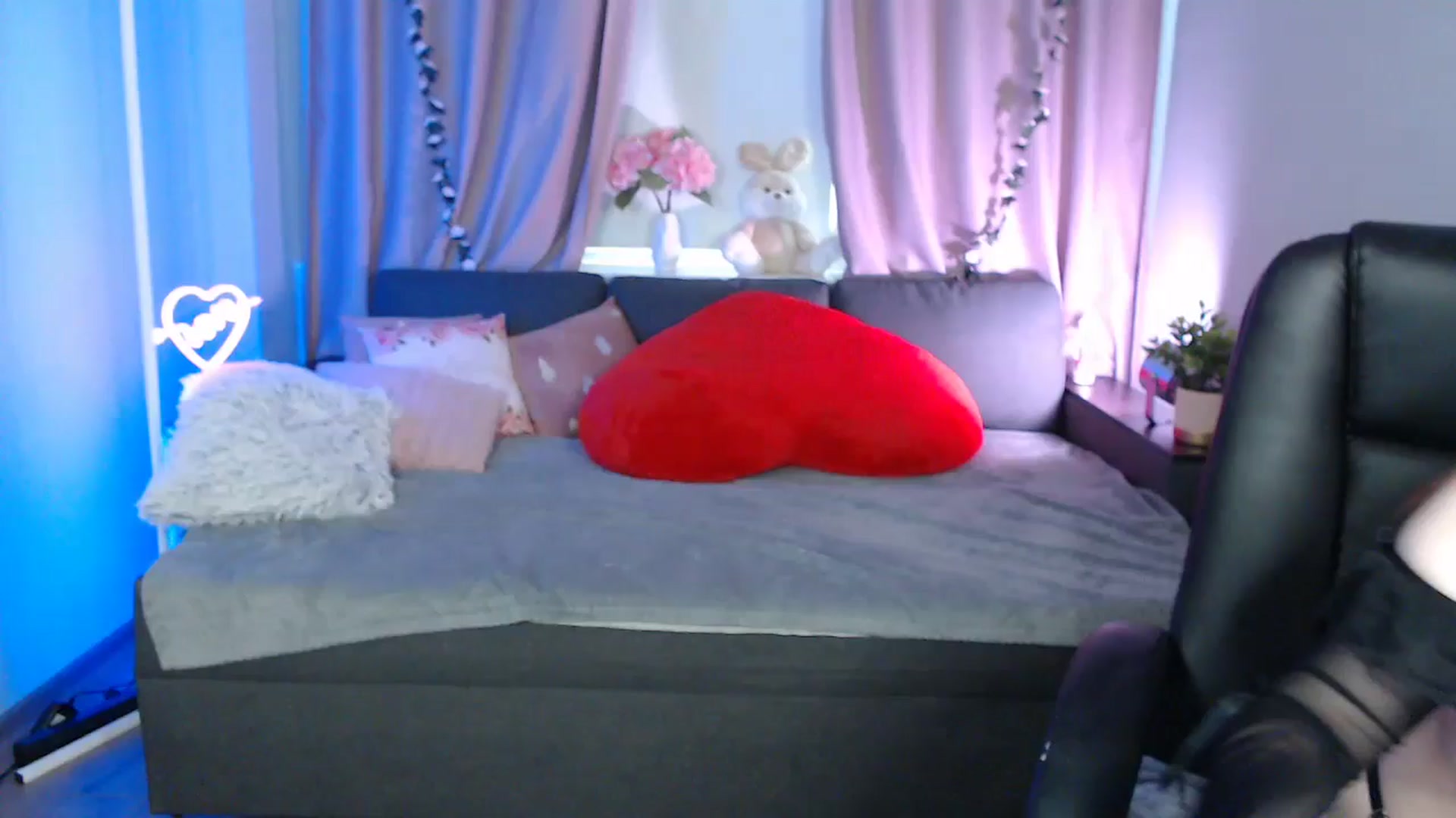 Gallery image thumbnail from LaneyGrey's myfreecams stream on, 03/04/2025, 10:18 image 6 of 20