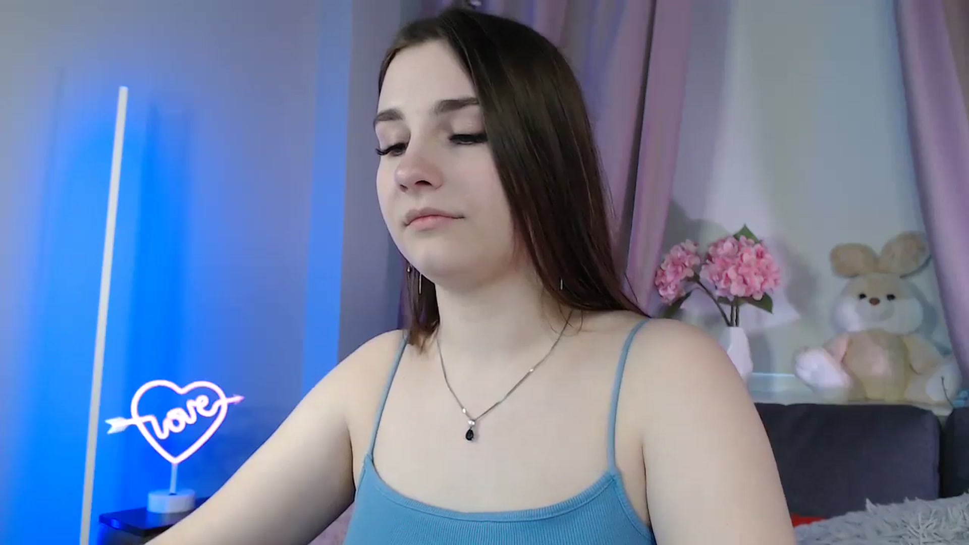 Gallery image thumbnail from LaneyGrey's myfreecams stream on, 03/08/2025, 14:13 image 17 of 20