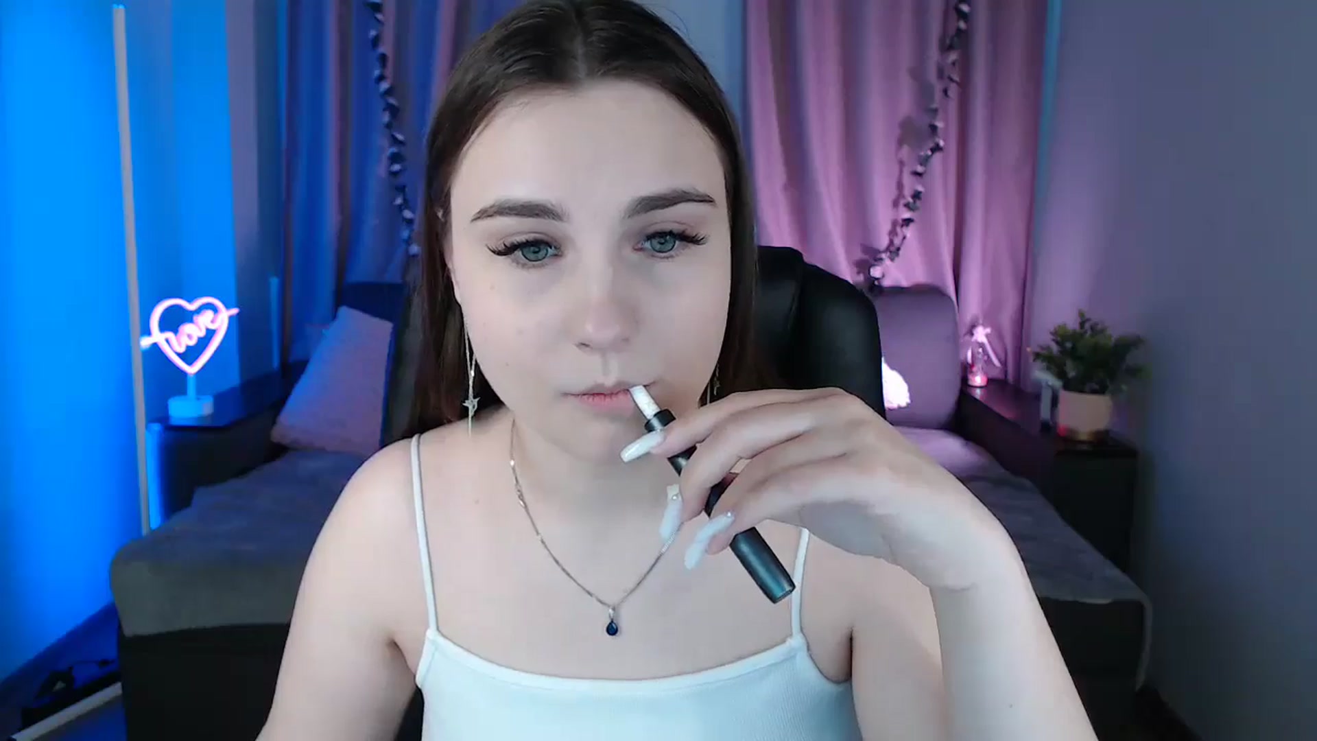 Gallery image thumbnail from LaneyGrey's myfreecams stream on, 03/09/2025, 09:27 image 7 of 20