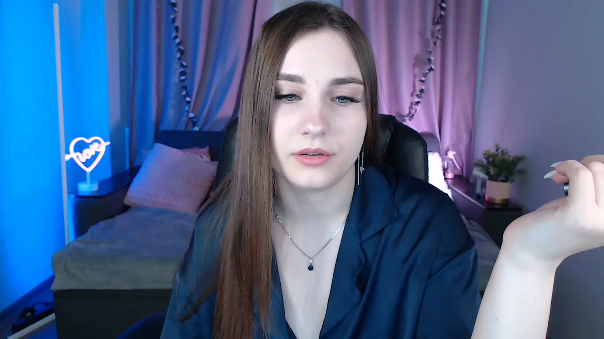 Gallery image thumbnail from LaneyGrey's myfreecams stream on, 03/10/2025, 09:13 image 7 of 20