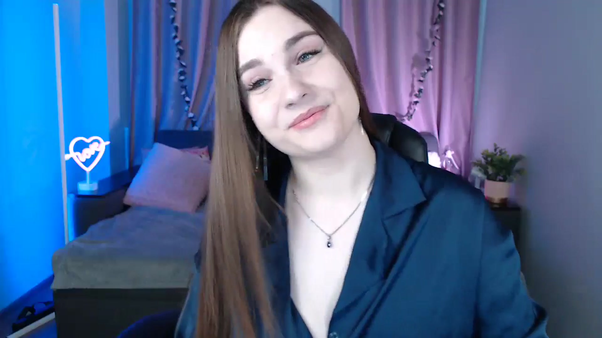 Gallery image thumbnail from LaneyGrey's myfreecams stream on, 03/10/2025, 09:13 image 8 of 20
