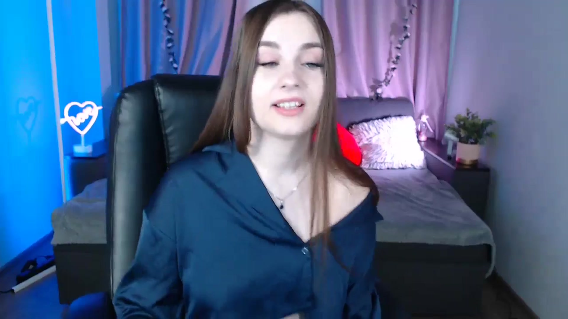 Gallery image thumbnail from LaneyGrey's myfreecams stream on, 03/10/2025, 09:13 image 15 of 20