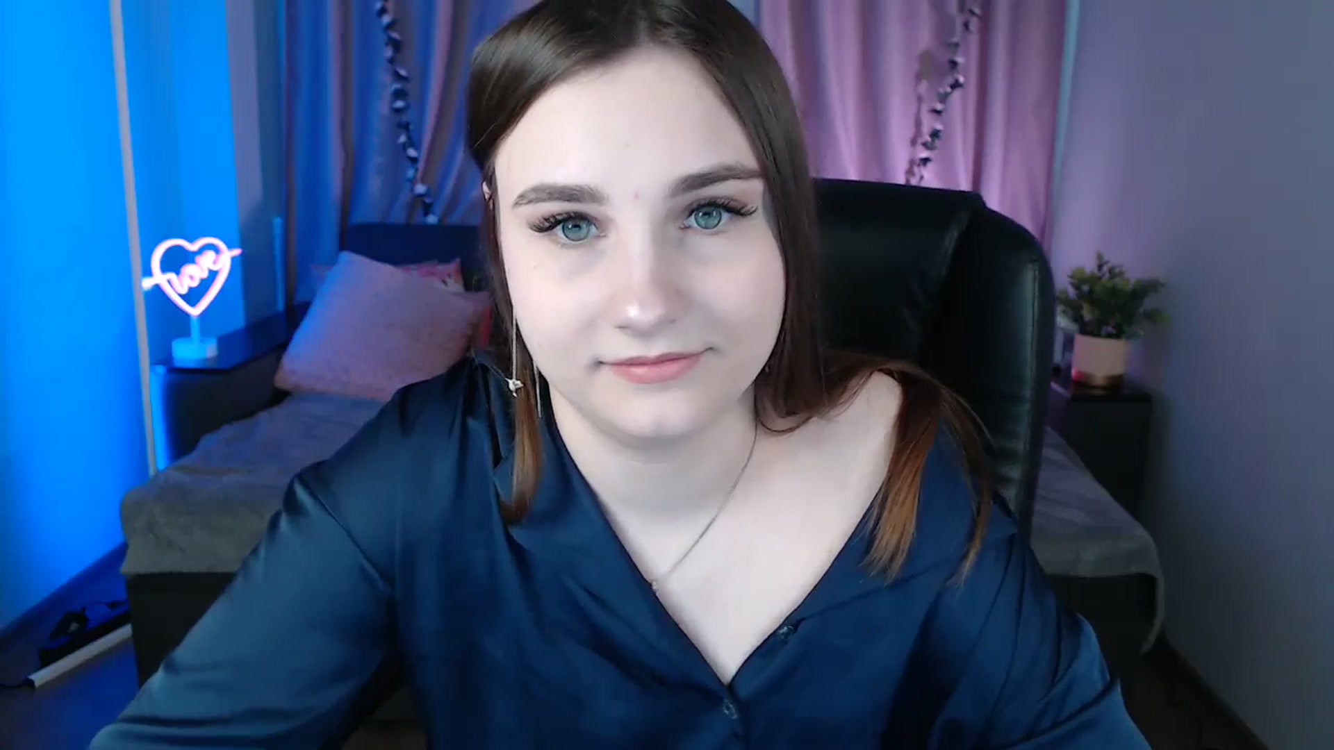 Gallery image thumbnail from LaneyGrey's myfreecams stream on, 03/10/2025, 09:13 image 20 of 20