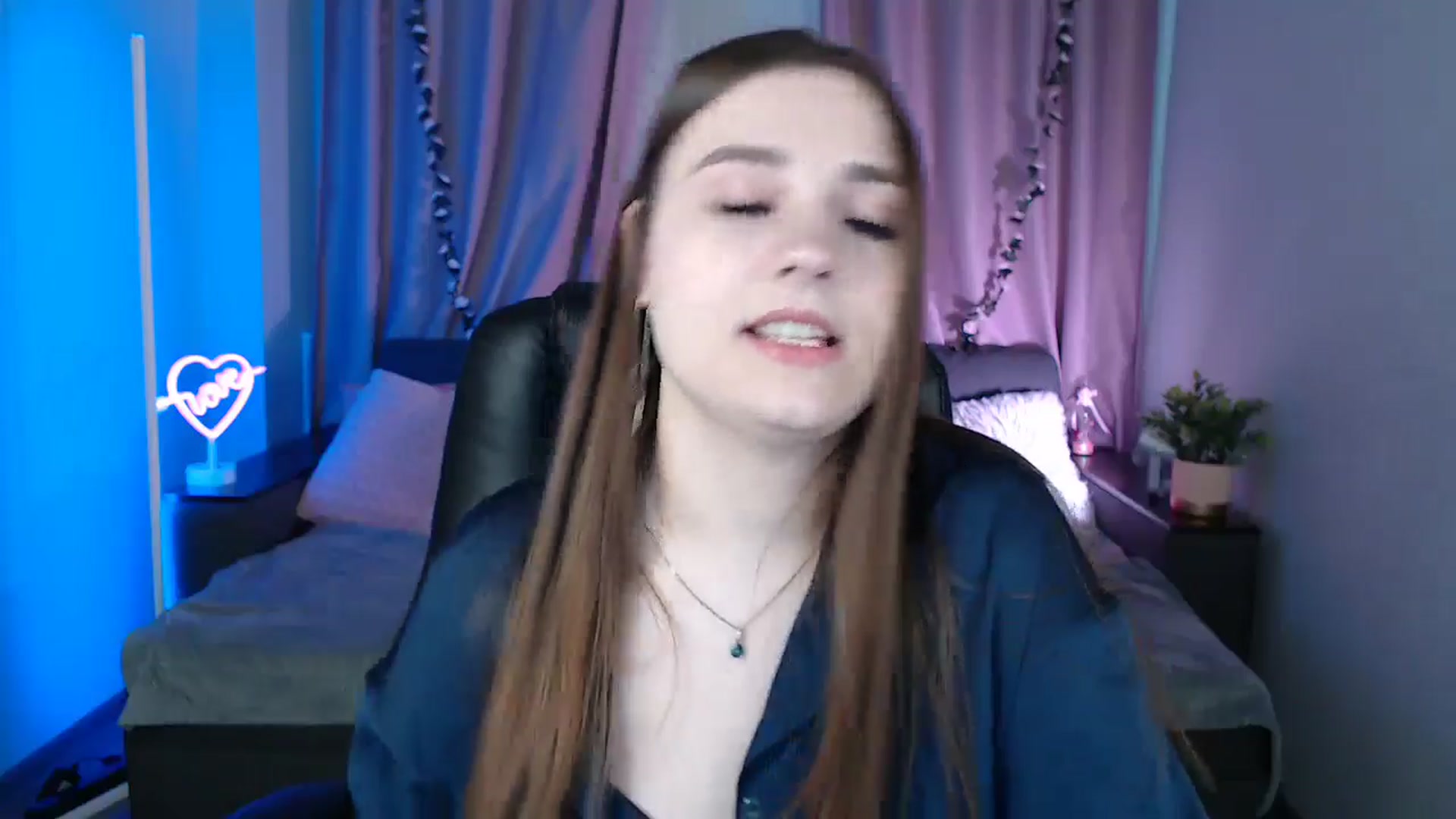 Gallery image thumbnail from LaneyGrey's myfreecams stream on, 03/10/2025, 09:13 image 2 of 20