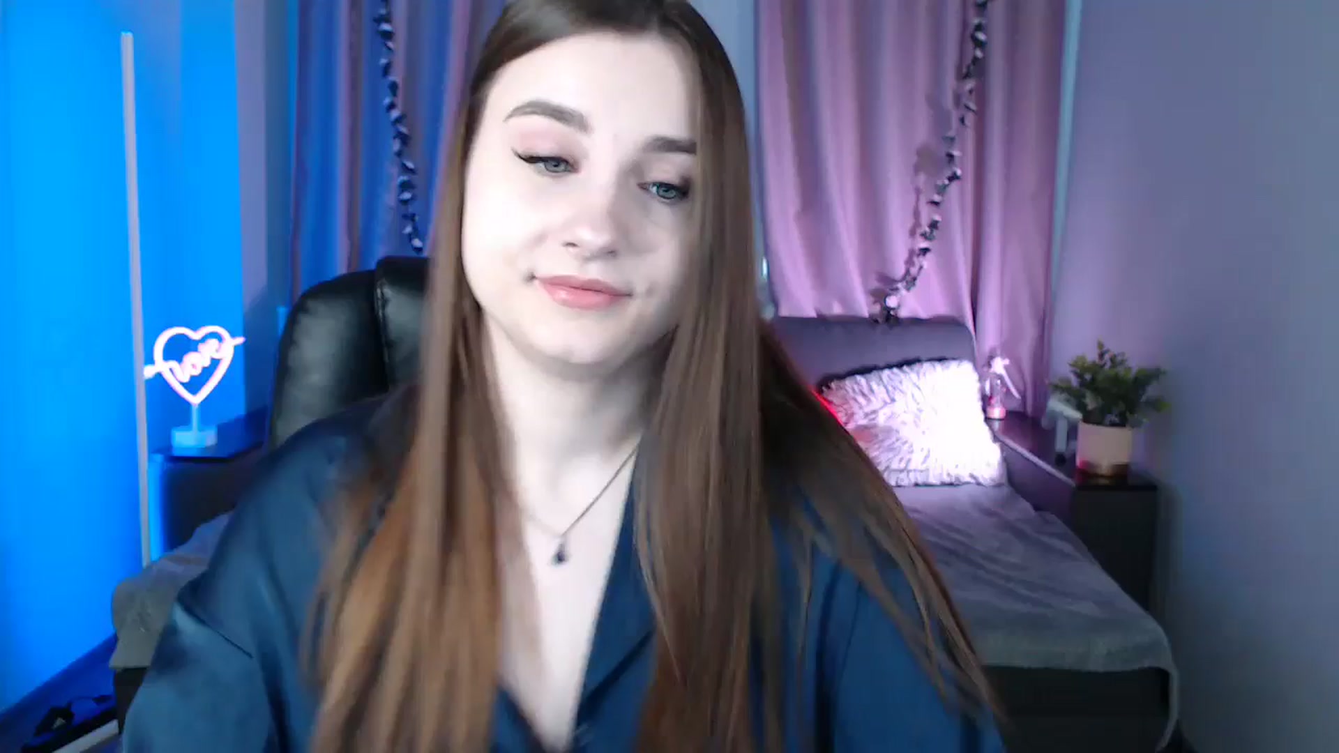 Gallery image thumbnail from LaneyGrey's myfreecams stream on, 03/10/2025, 09:13 image 1 of 20