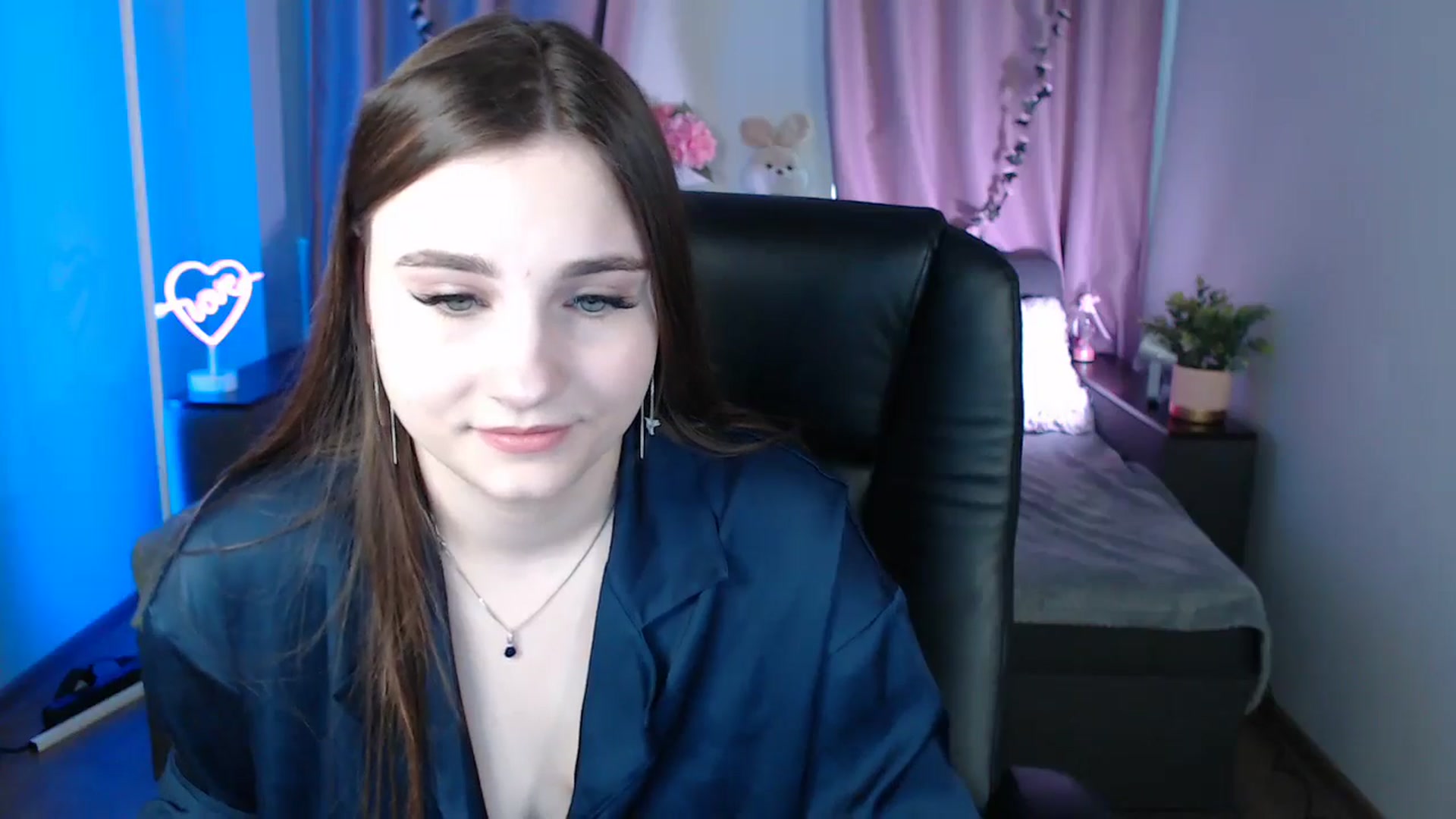 Gallery image thumbnail from LaneyGrey's myfreecams stream on, 03/10/2025, 09:28 image 15 of 20