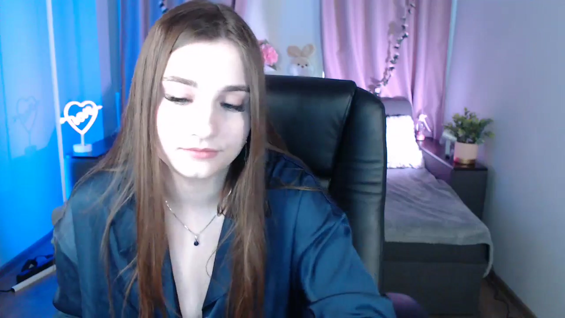 Gallery image thumbnail from LaneyGrey's myfreecams stream on, 03/10/2025, 09:28 image 9 of 20
