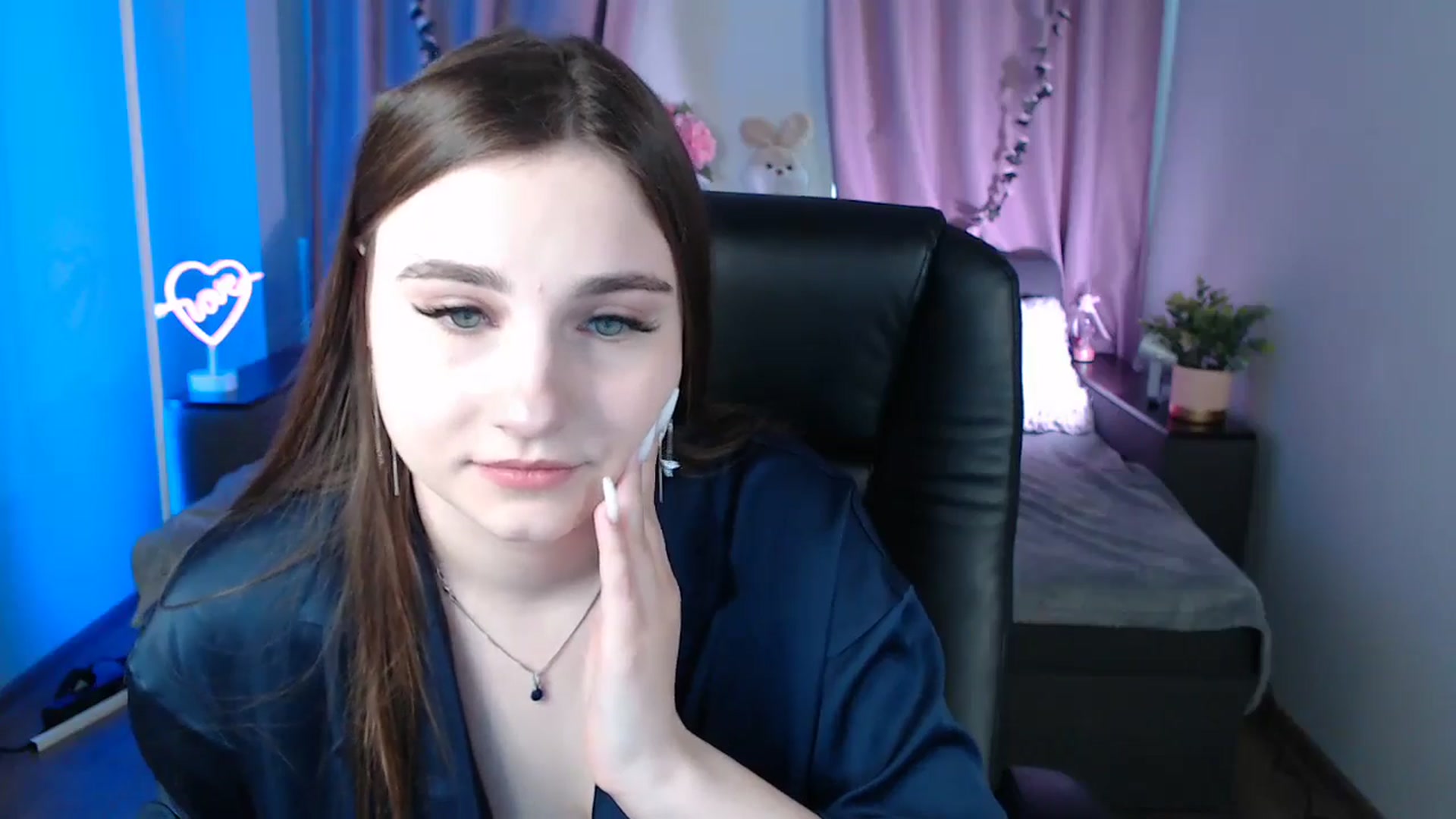 Gallery image thumbnail from LaneyGrey's myfreecams stream on, 03/10/2025, 09:28 image 14 of 20