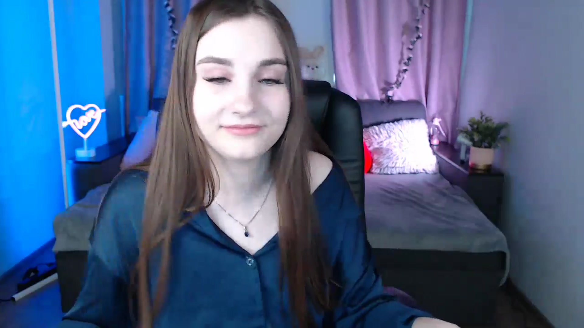 Gallery image thumbnail from LaneyGrey's myfreecams stream on, 03/10/2025, 09:28 image 2 of 20