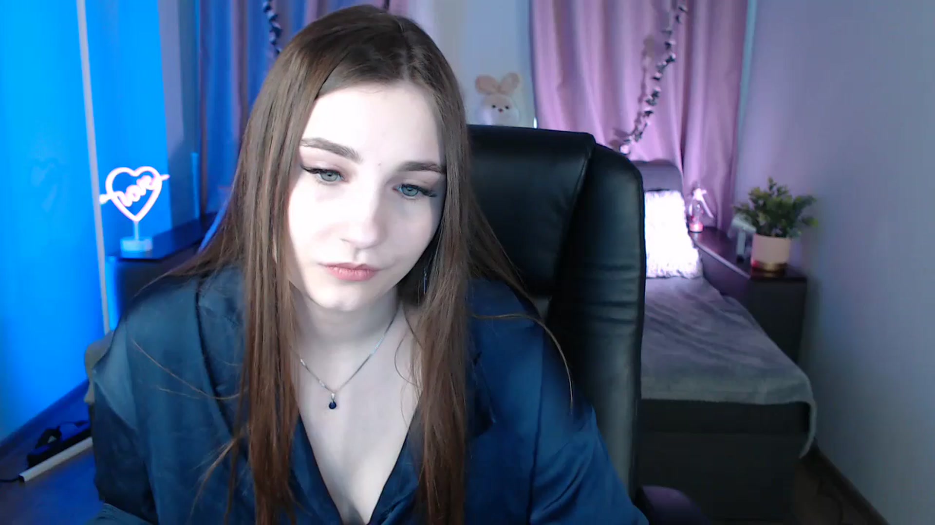 Gallery image thumbnail from LaneyGrey's myfreecams stream on, 03/10/2025, 09:28 image 5 of 20