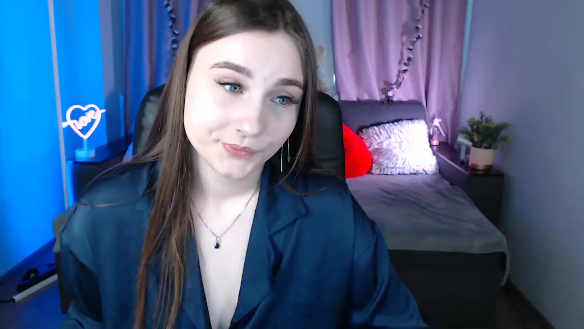 Gallery image thumbnail from LaneyGrey's myfreecams stream on, 03/10/2025, 09:28 image 16 of 20