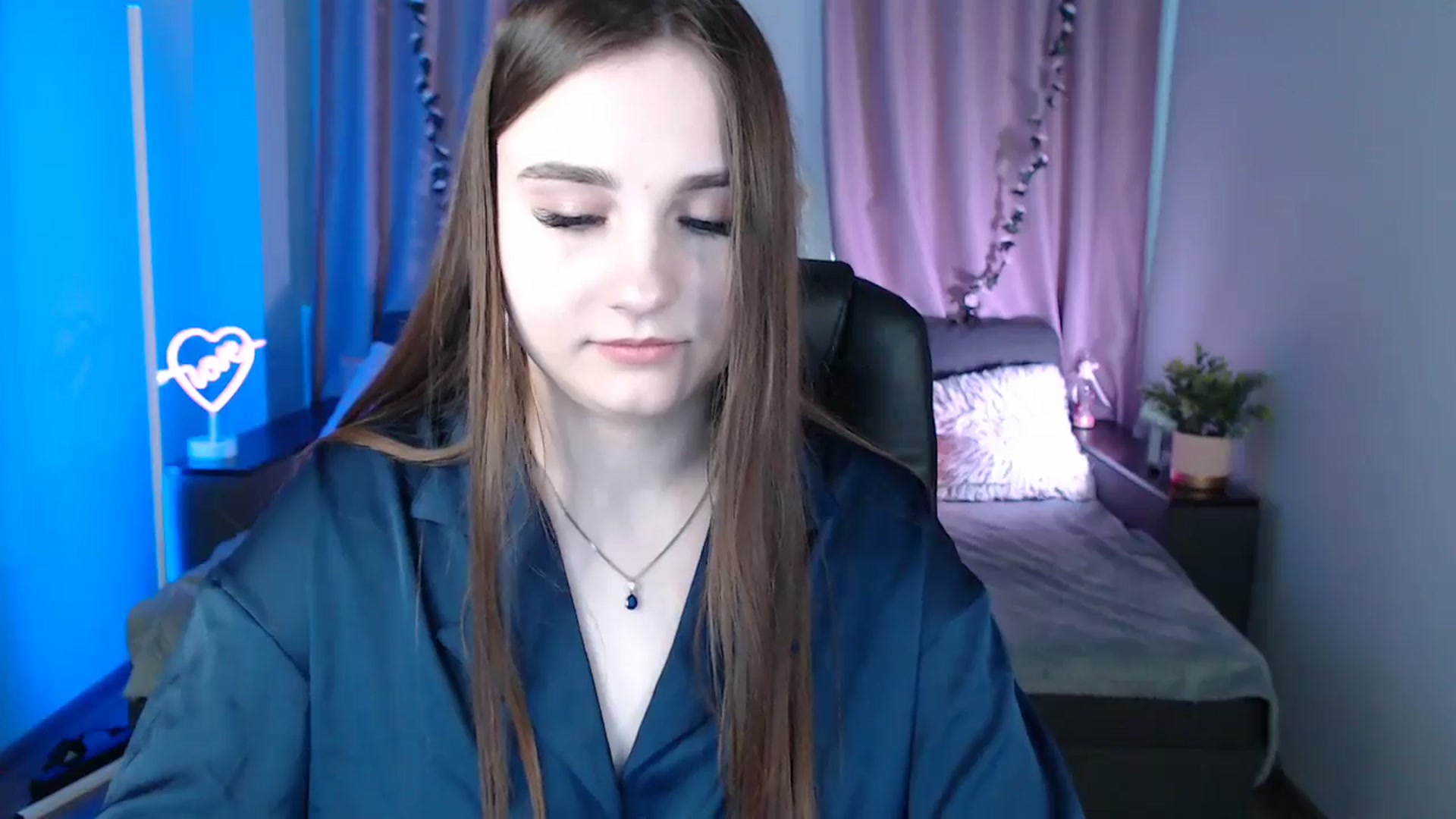 Gallery image thumbnail from LaneyGrey's myfreecams stream on, 03/10/2025, 10:17 image 4 of 20