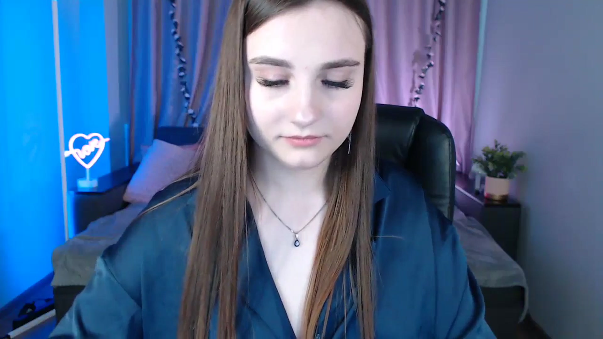 Gallery image thumbnail from LaneyGrey's myfreecams stream on, 03/10/2025, 10:17 image 14 of 20