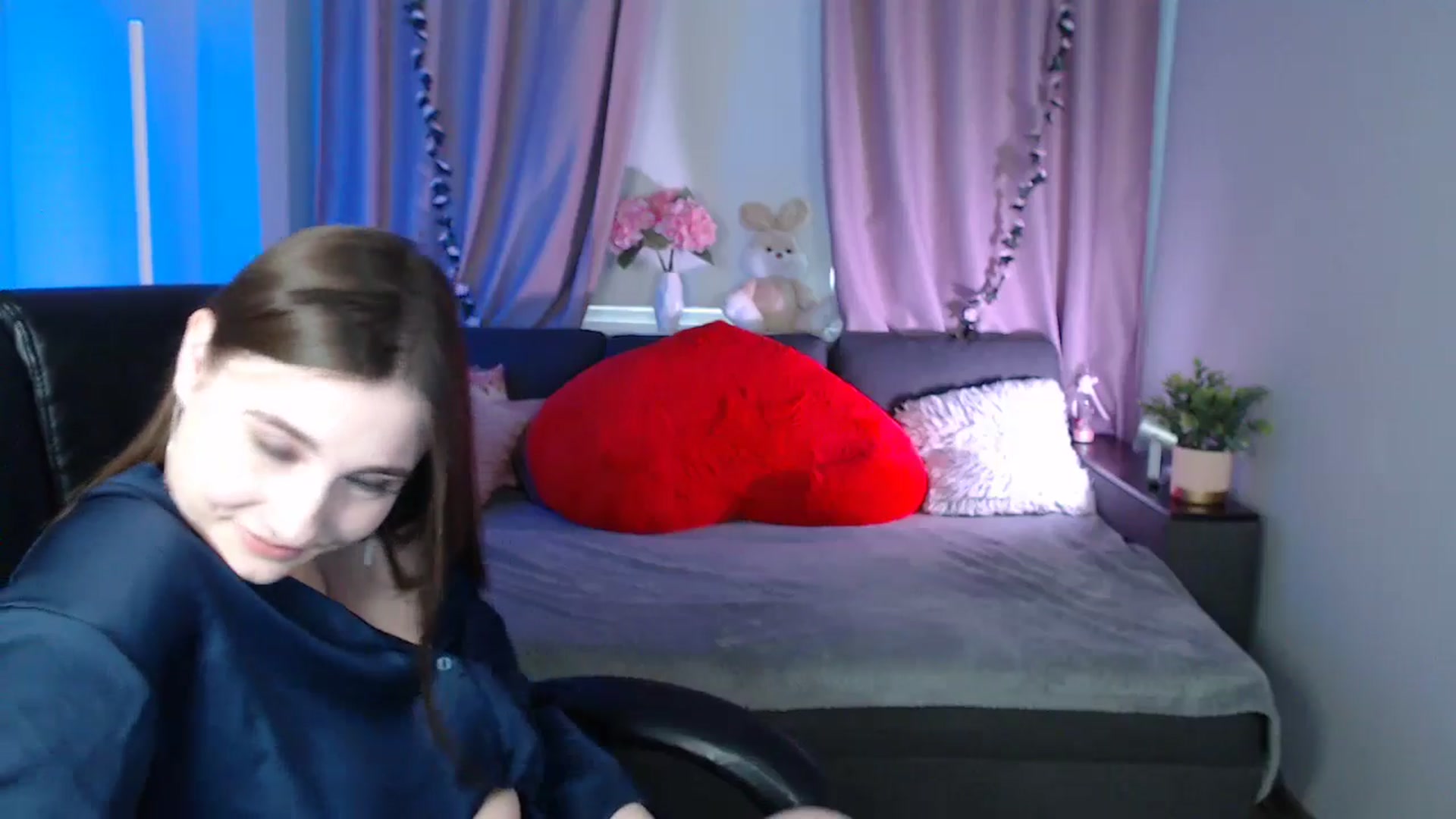 Gallery image thumbnail from LaneyGrey's myfreecams stream on, 03/10/2025, 10:17 image 5 of 20