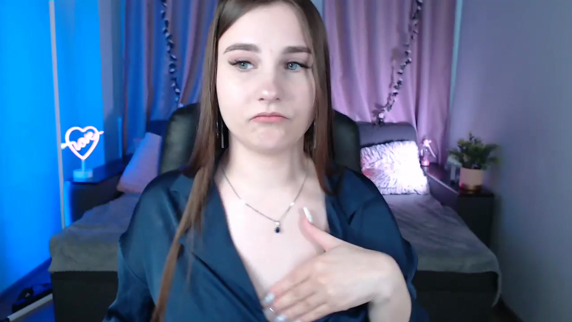 Gallery image thumbnail from LaneyGrey's myfreecams stream on, 03/10/2025, 10:17 image 17 of 20
