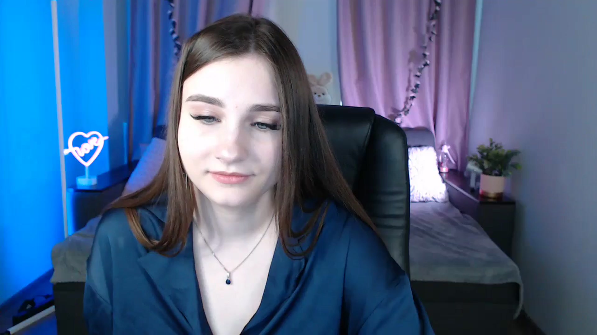 Gallery image thumbnail from LaneyGrey's myfreecams stream on, 03/10/2025, 10:17 image 16 of 20