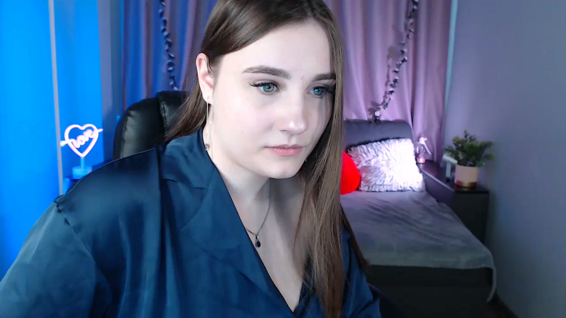 Gallery image thumbnail from LaneyGrey's myfreecams stream on, 03/10/2025, 10:55 image 9 of 20