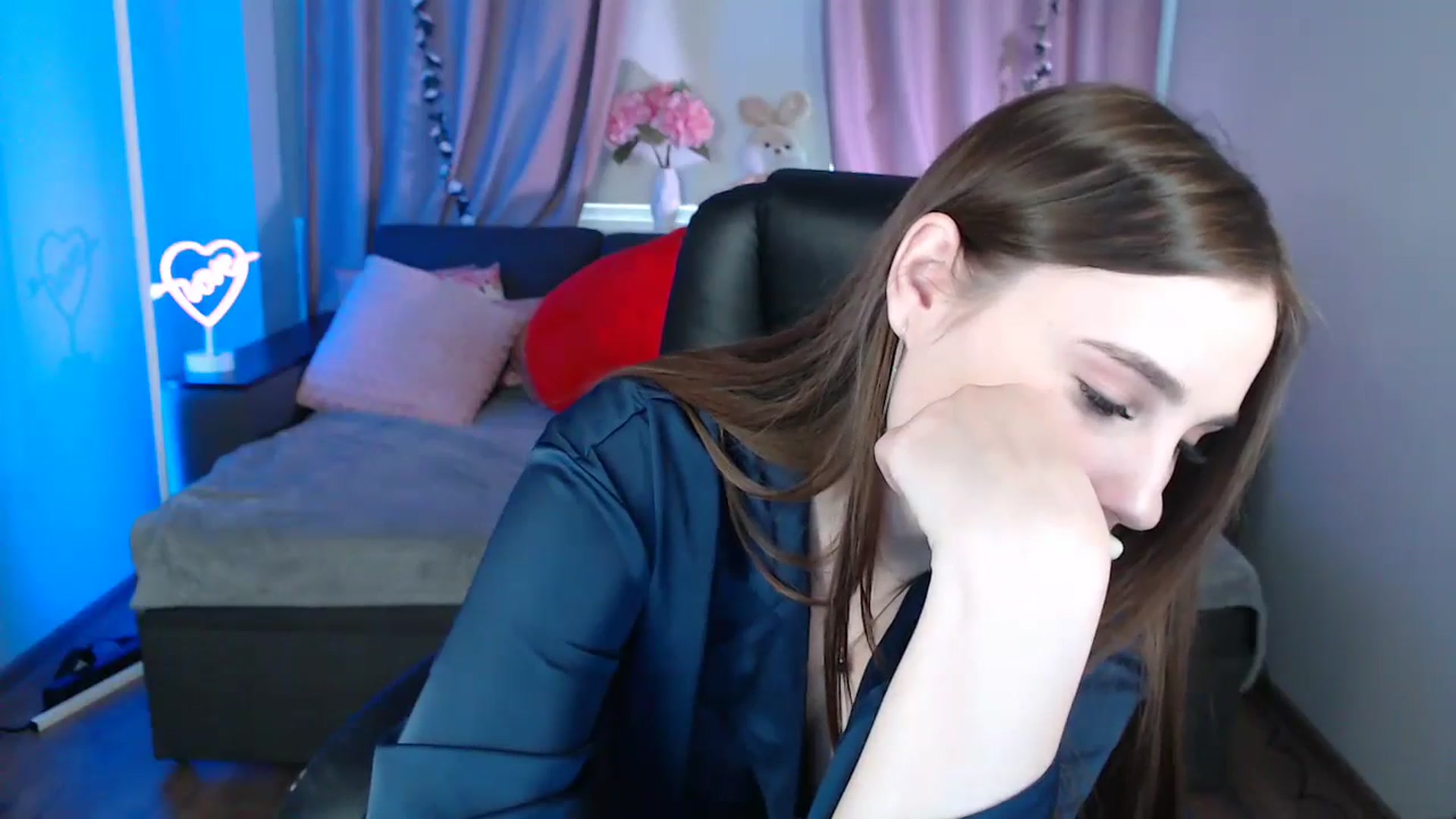 Gallery image thumbnail from LaneyGrey's myfreecams stream on, 03/10/2025, 10:55 image 15 of 20
