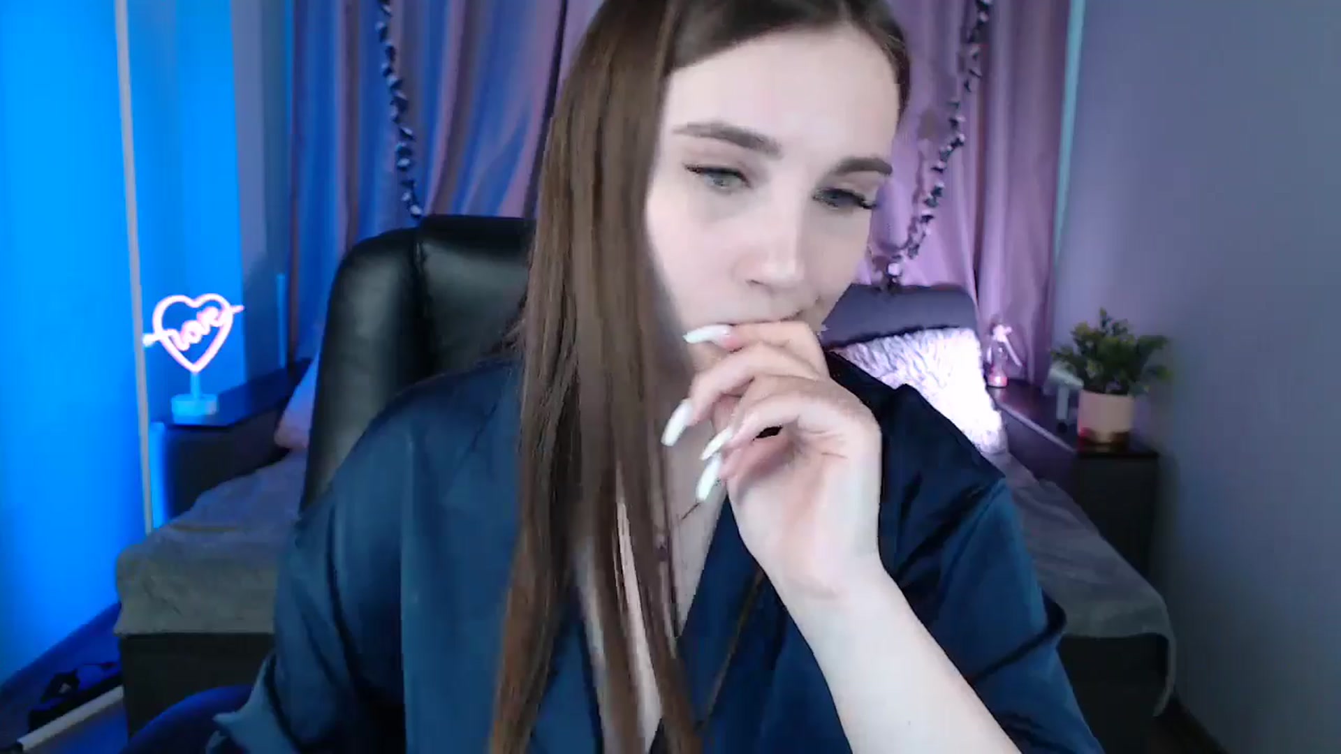Gallery image thumbnail from LaneyGrey's myfreecams stream on, 03/10/2025, 10:55 image 6 of 20