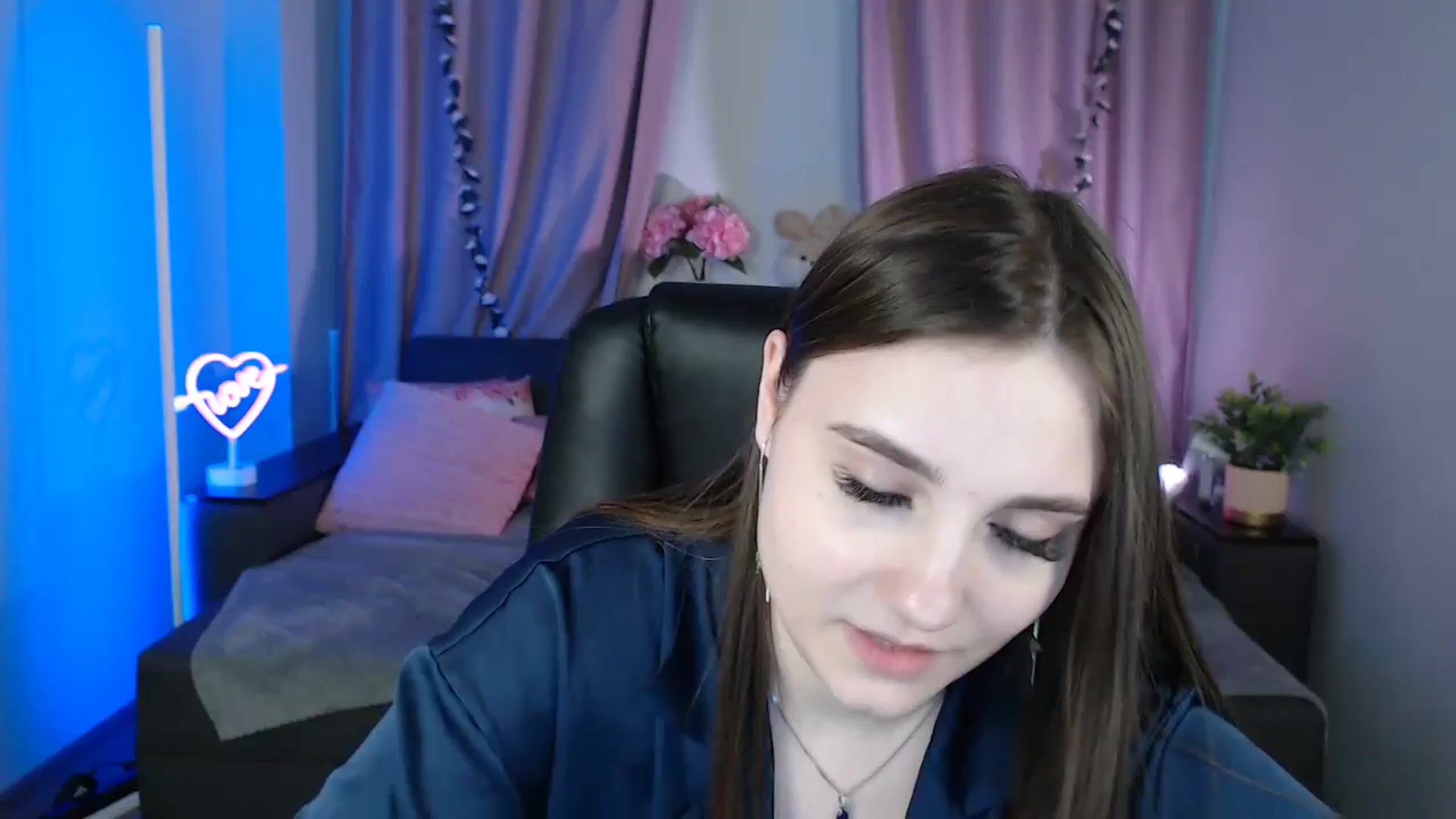 Gallery image thumbnail from LaneyGrey's myfreecams stream on, 03/10/2025, 14:22 image 14 of 20