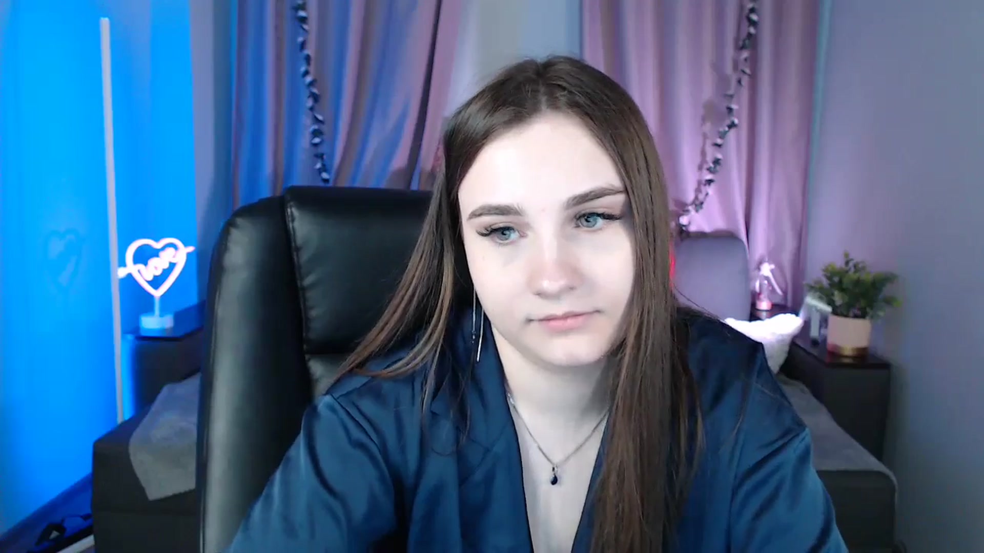 Gallery image thumbnail from LaneyGrey's myfreecams stream on, 03/10/2025, 14:22 image 7 of 20