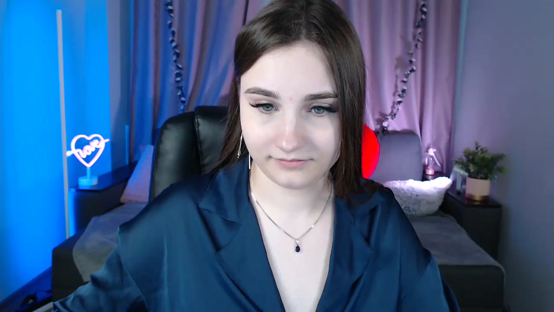 Gallery image thumbnail from LaneyGrey's myfreecams stream on, 03/10/2025, 14:22 image 11 of 20