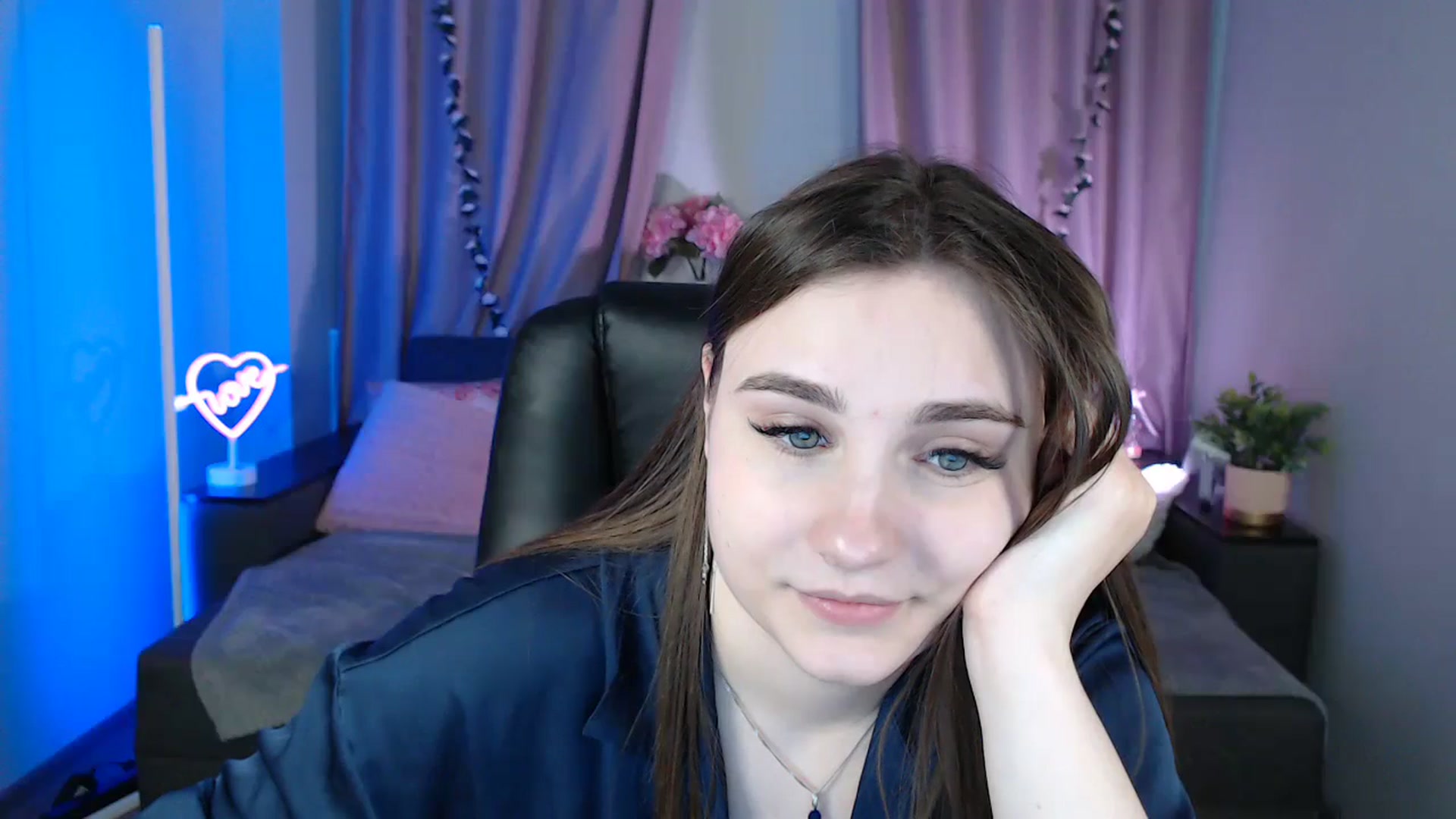 Gallery image thumbnail from LaneyGrey's myfreecams stream on, 03/10/2025, 14:22 image 15 of 20