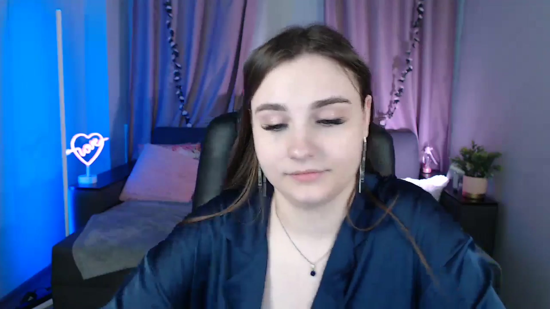 Gallery image thumbnail from LaneyGrey's myfreecams stream on, 03/10/2025, 14:22 image 13 of 20